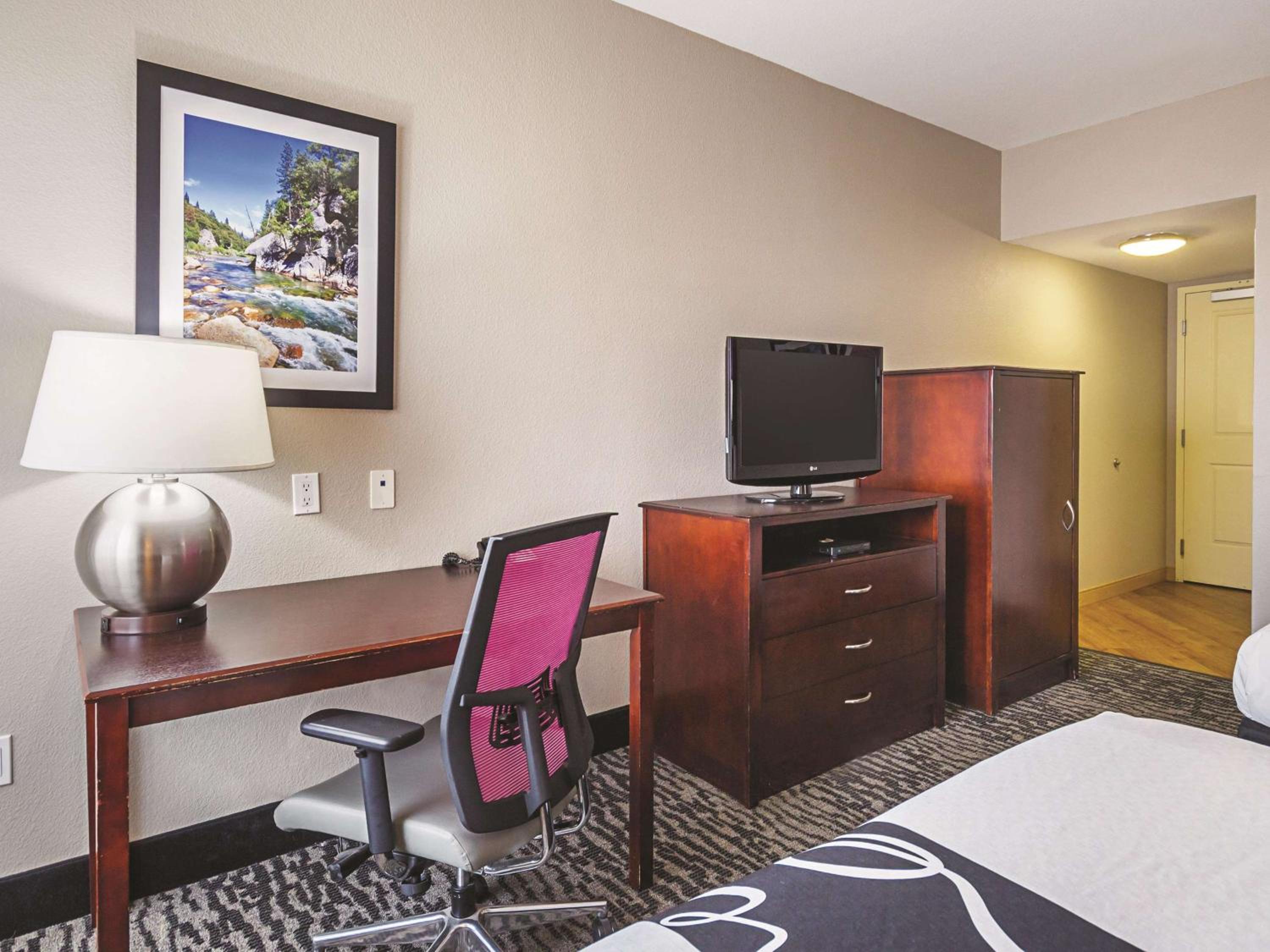 Queen Room with Two Queen Beds and Bath Tub - Mobility/Hearing Accessible - Non-Smoking photo 1