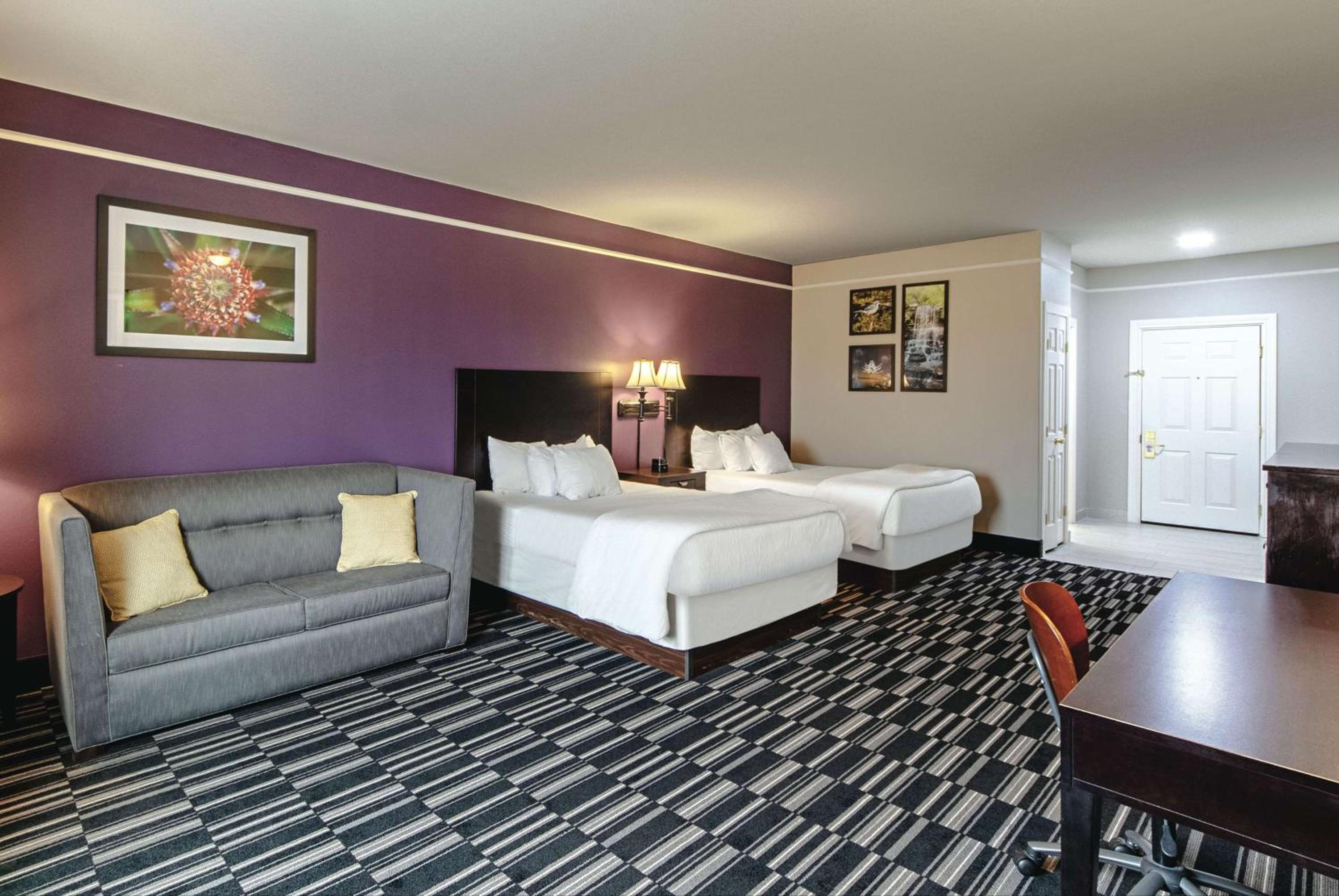 Queen Room with Two Queen Beds - Photo 1
