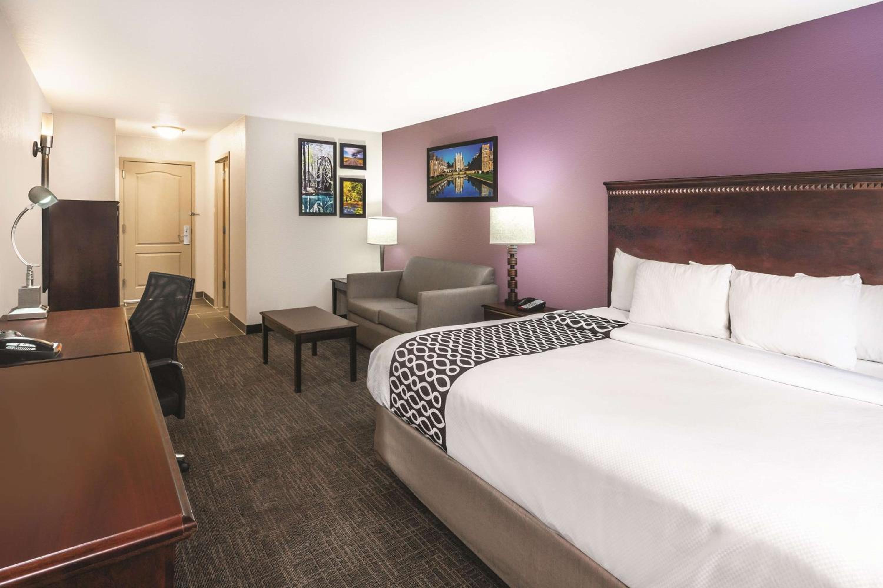 Executive Room King Bed photo 1