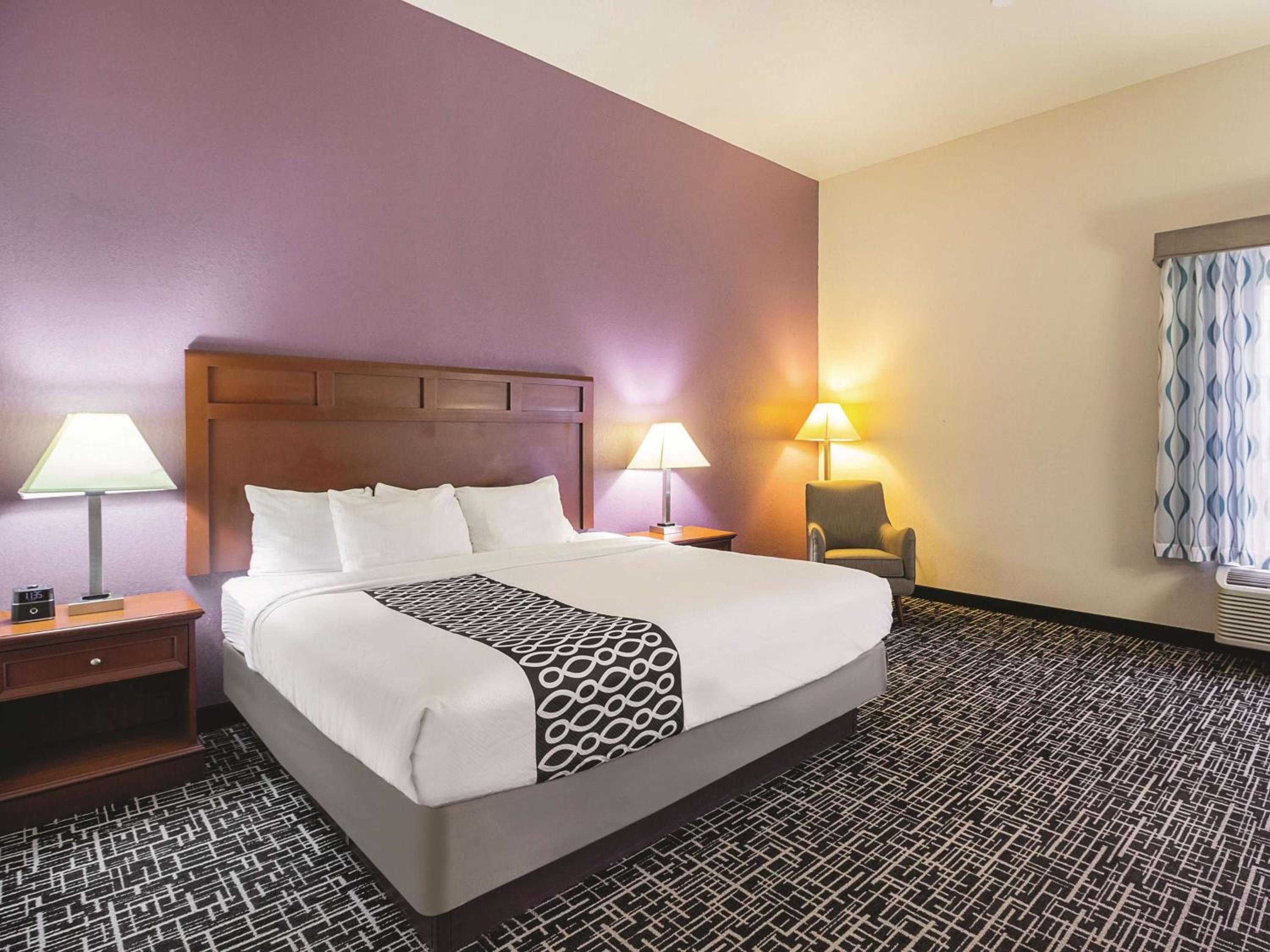 King Room - Mobility Access/Non-Smoking - Photo 6