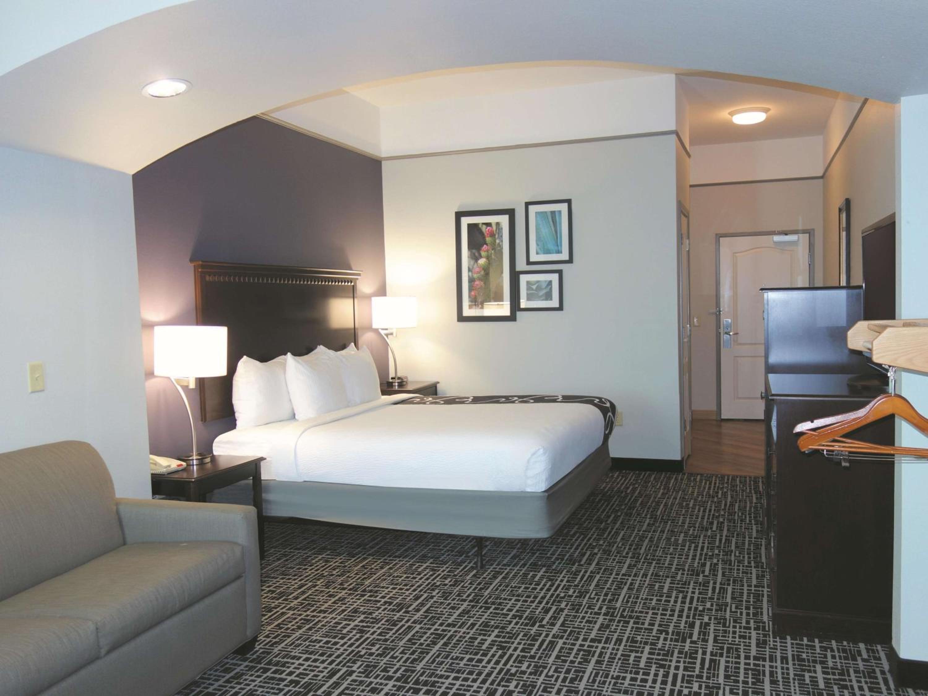 Executive King Suite - Mobility/Hearing Accessible - Non-Smoking - Photo 2