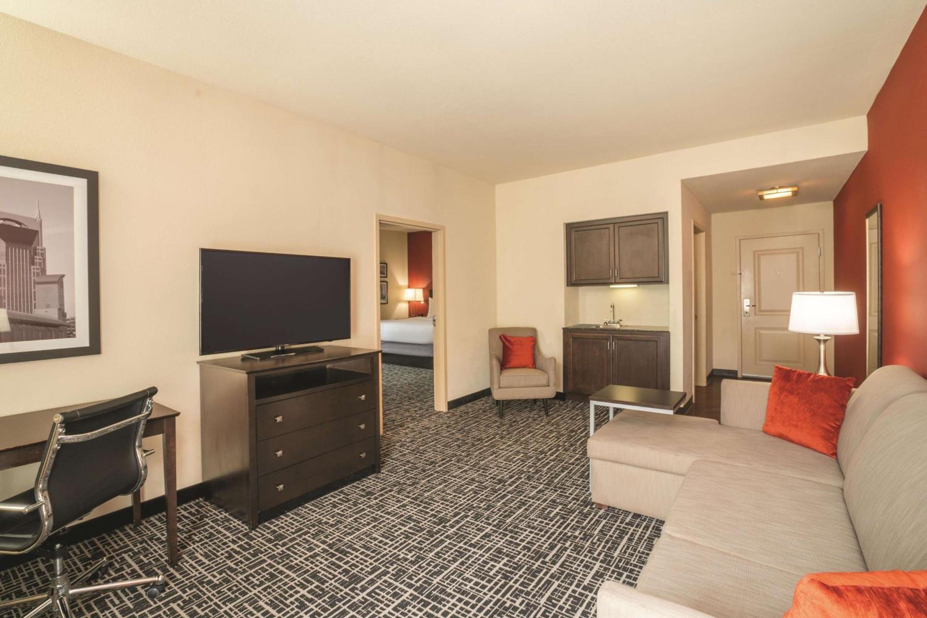 One-Bedroom King Suite - Non-Smoking - Photo 1