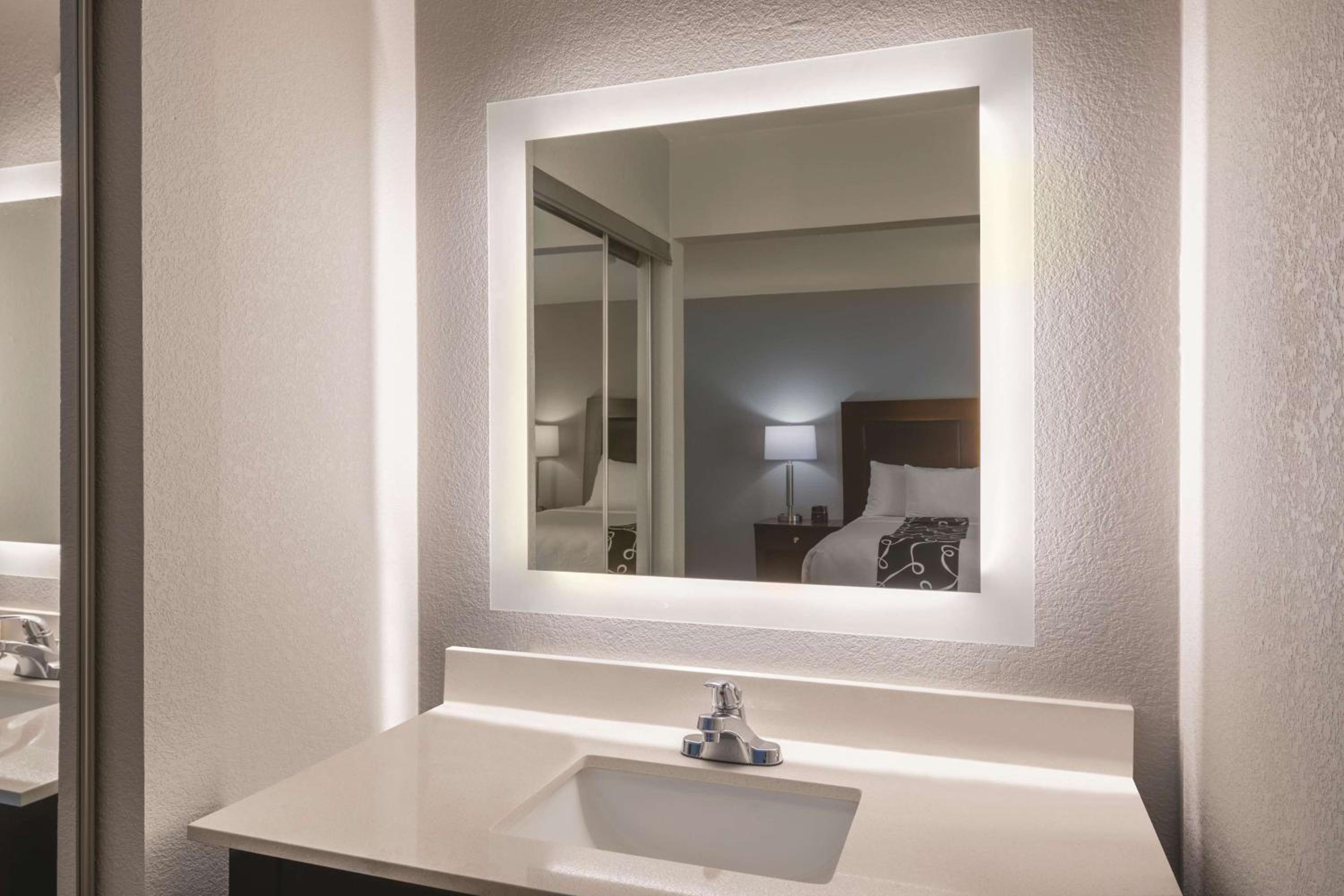 Executive King Room - Photo 4