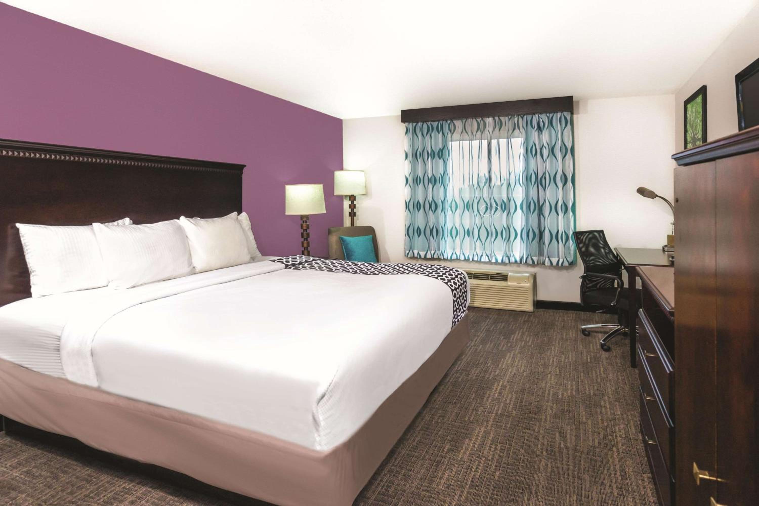King Room - Mobility Access/Non-Smoking - Photo 3