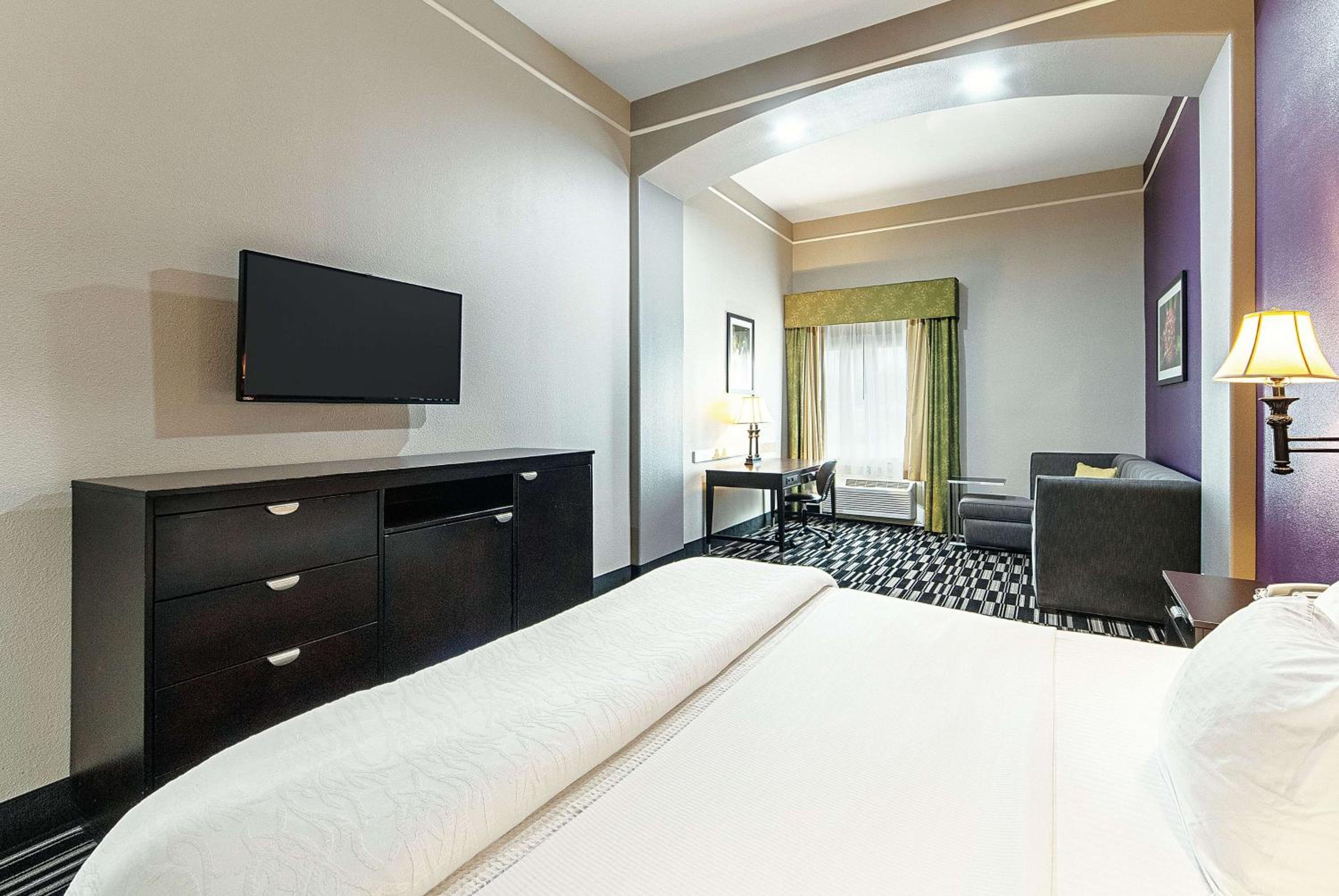 King Studio Suite - Mobility Access/Non-Smoking - Photo 6