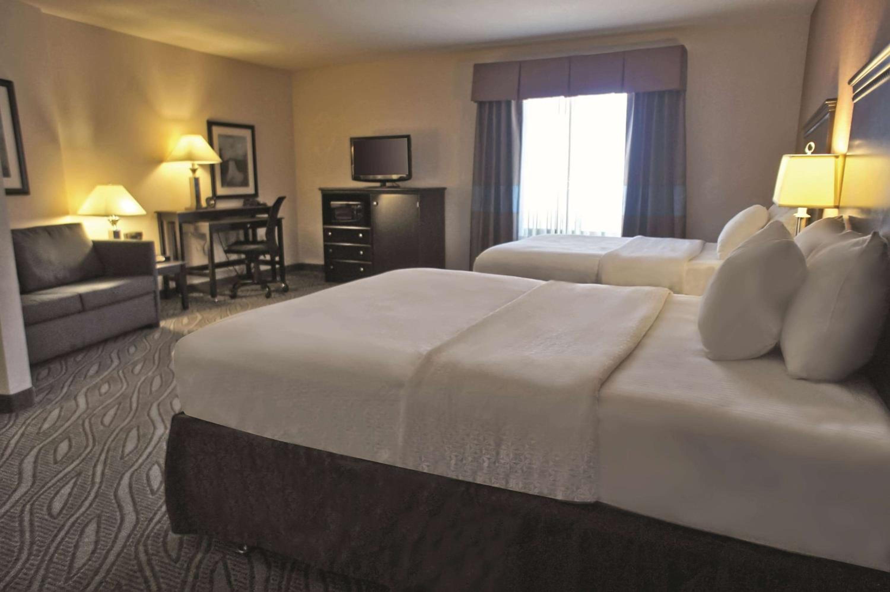 Double Room with Two Double Beds - Photo 1
