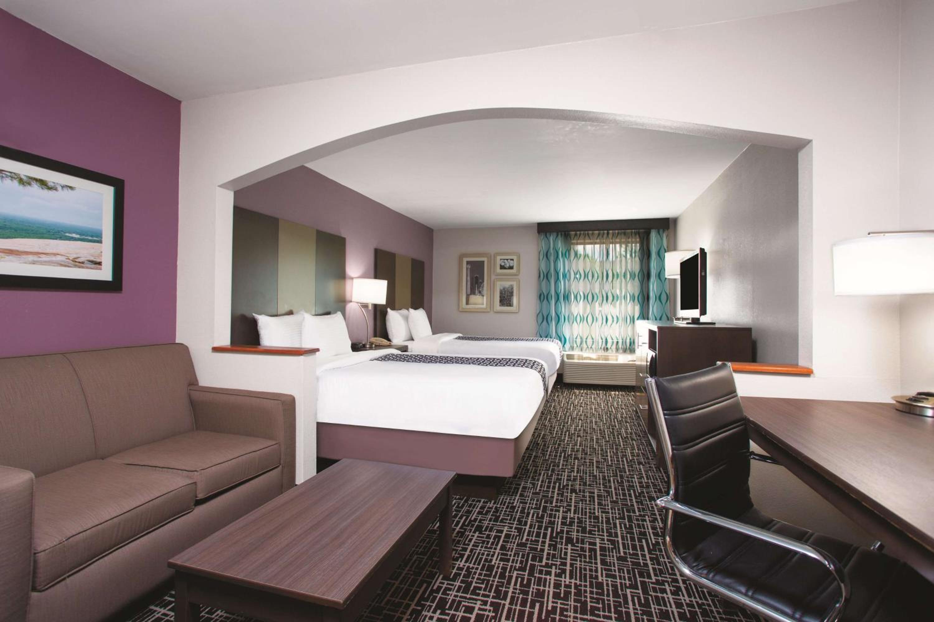 Deluxe Queen Room with Two Queen Beds - Non-Smoking - Photo 1
