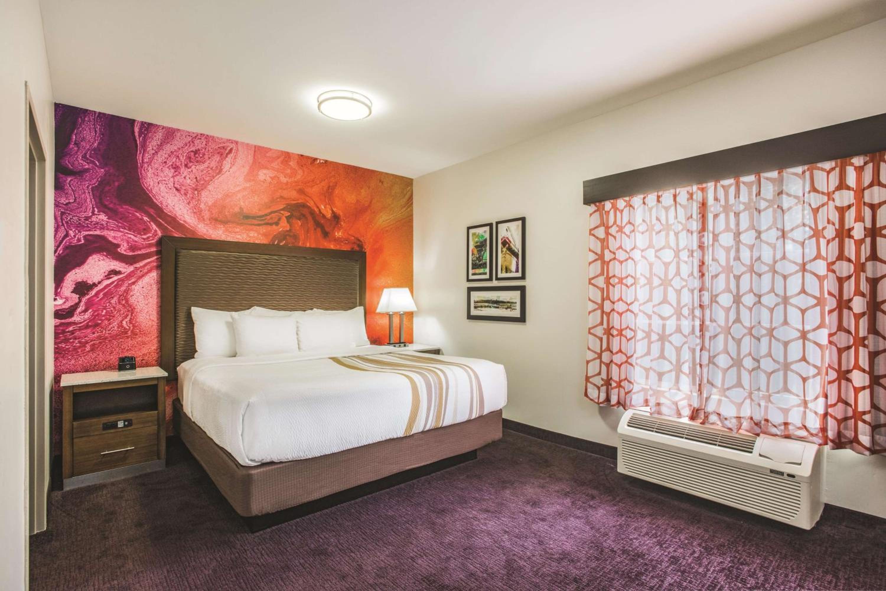 Deluxe Family Suite - Non-Smoking - Photo 3