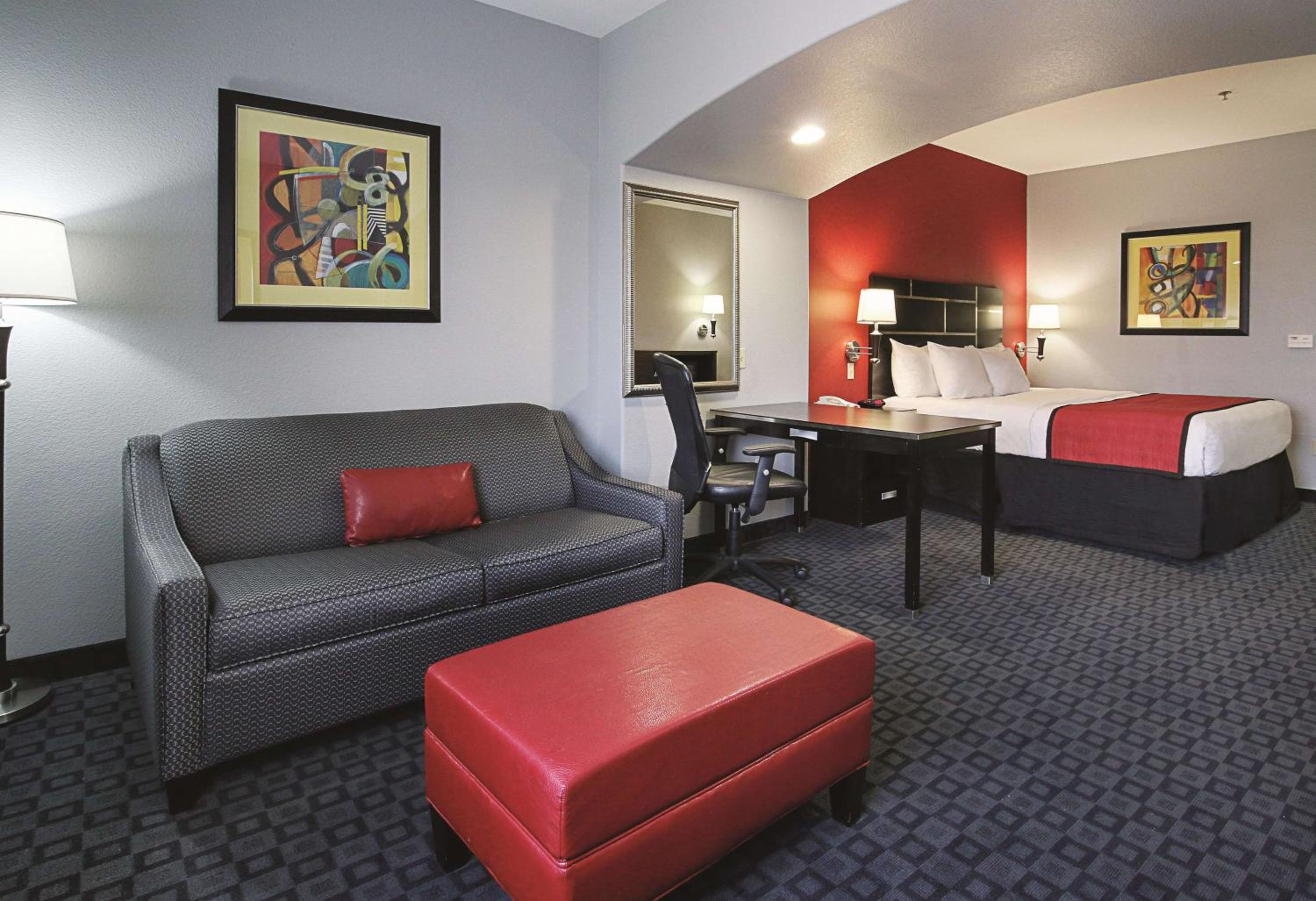 Executive King Room - Non-Smoking - Photo 2