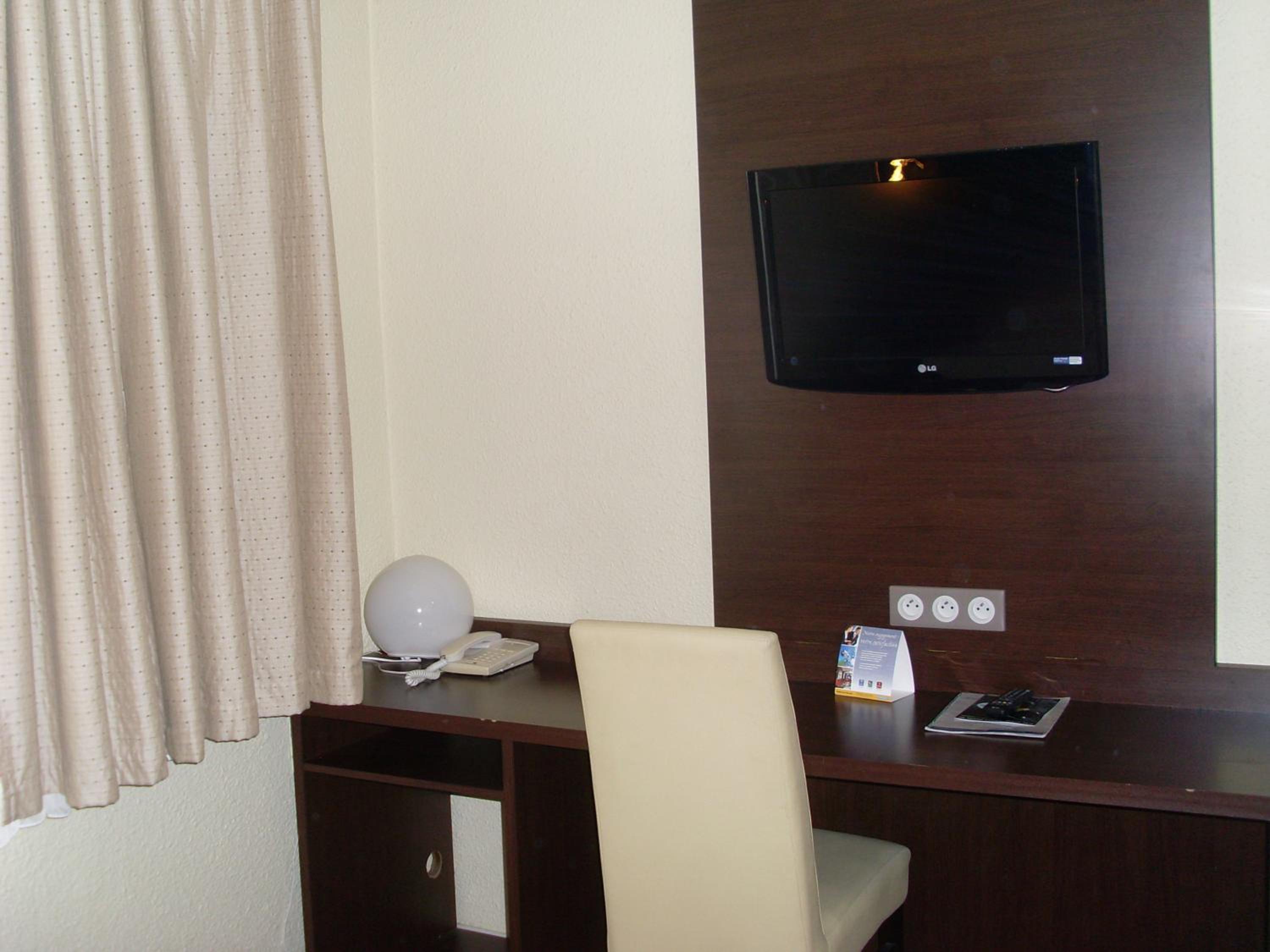 Standard Double Room - Photo 10