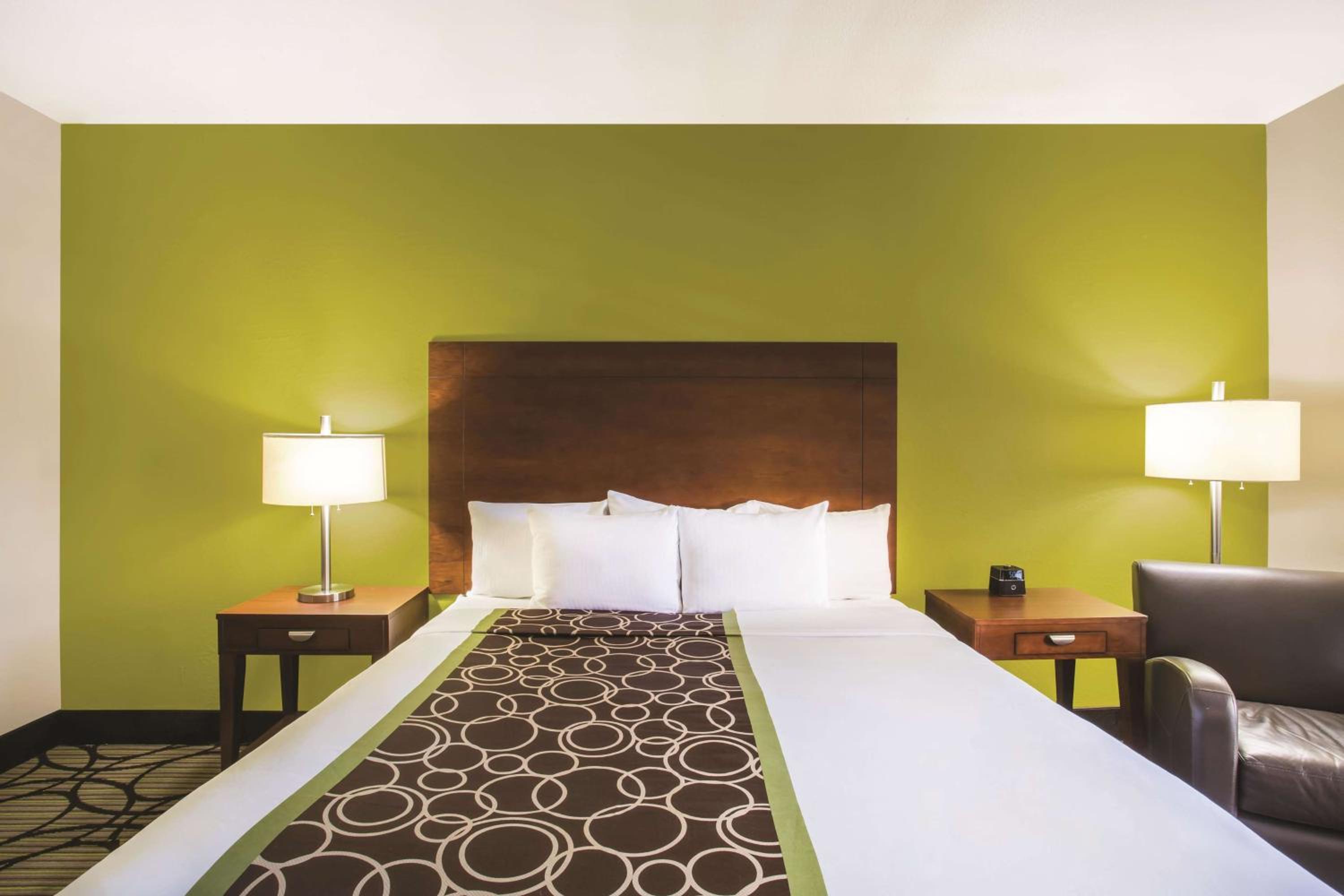 King Room - Mobility Access/Non-Smoking - Photo 1