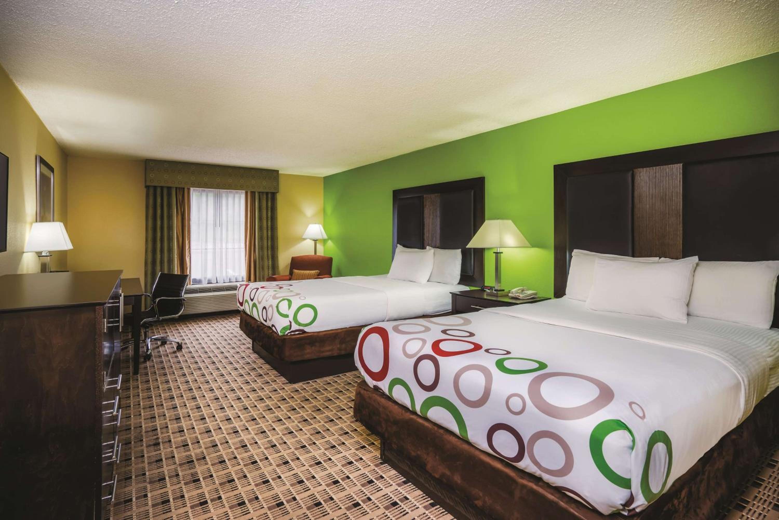 Deluxe Double Room With Two Double Beds photo 3
