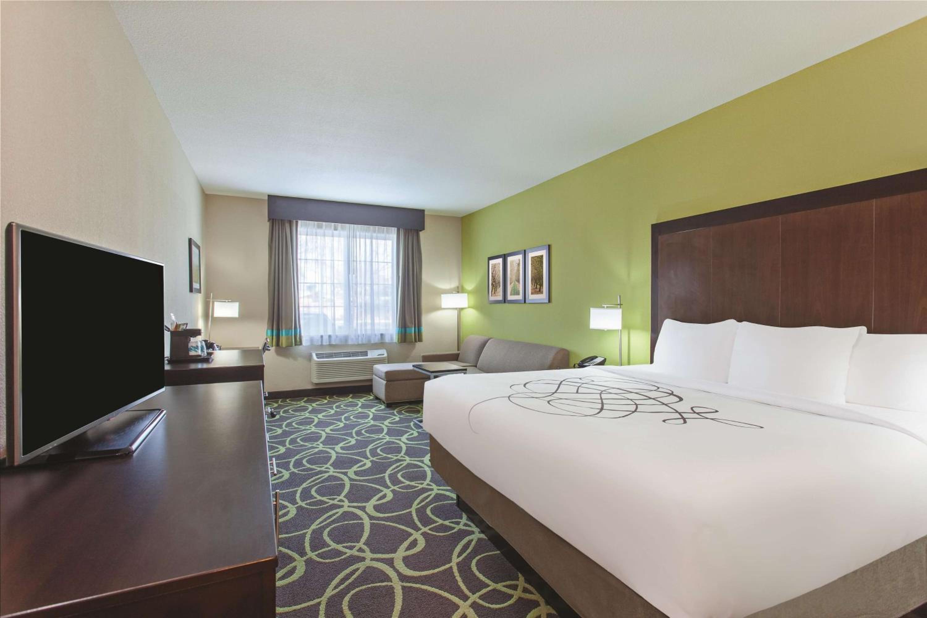 Executive King Room - Non-Smoking - Photo 1