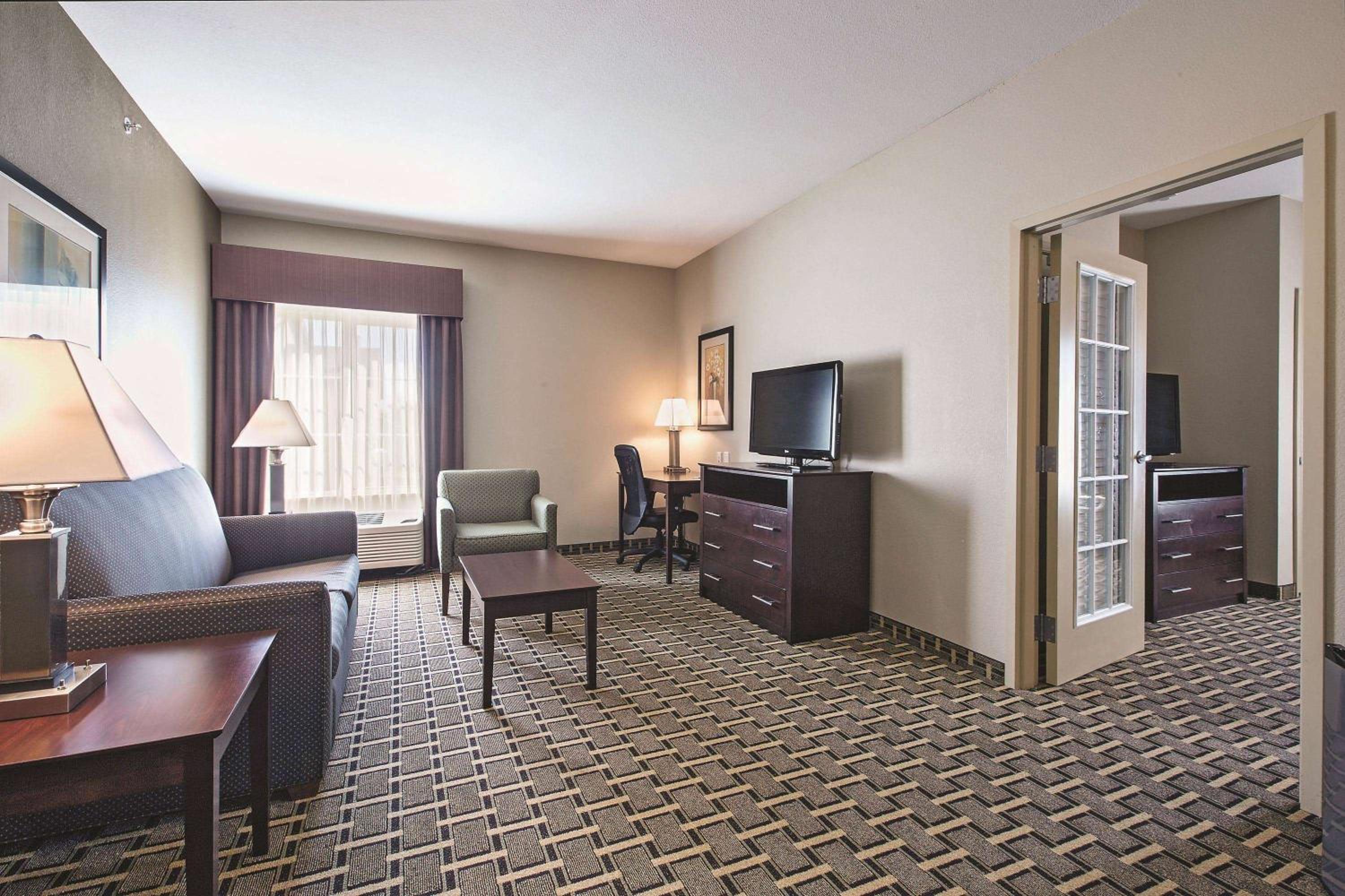 One-Bedroom King Suite - Non-Smoking - Photo 1