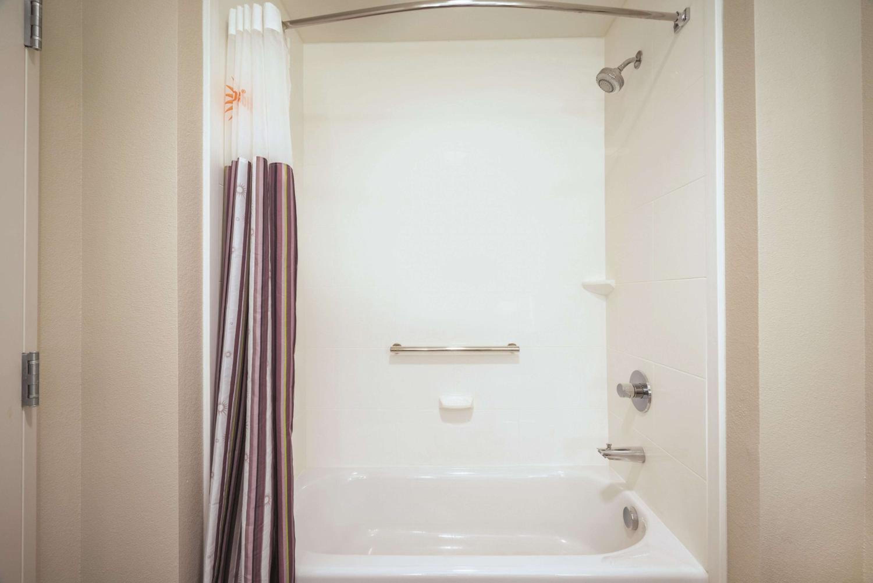 Executive King Room - Photo 4