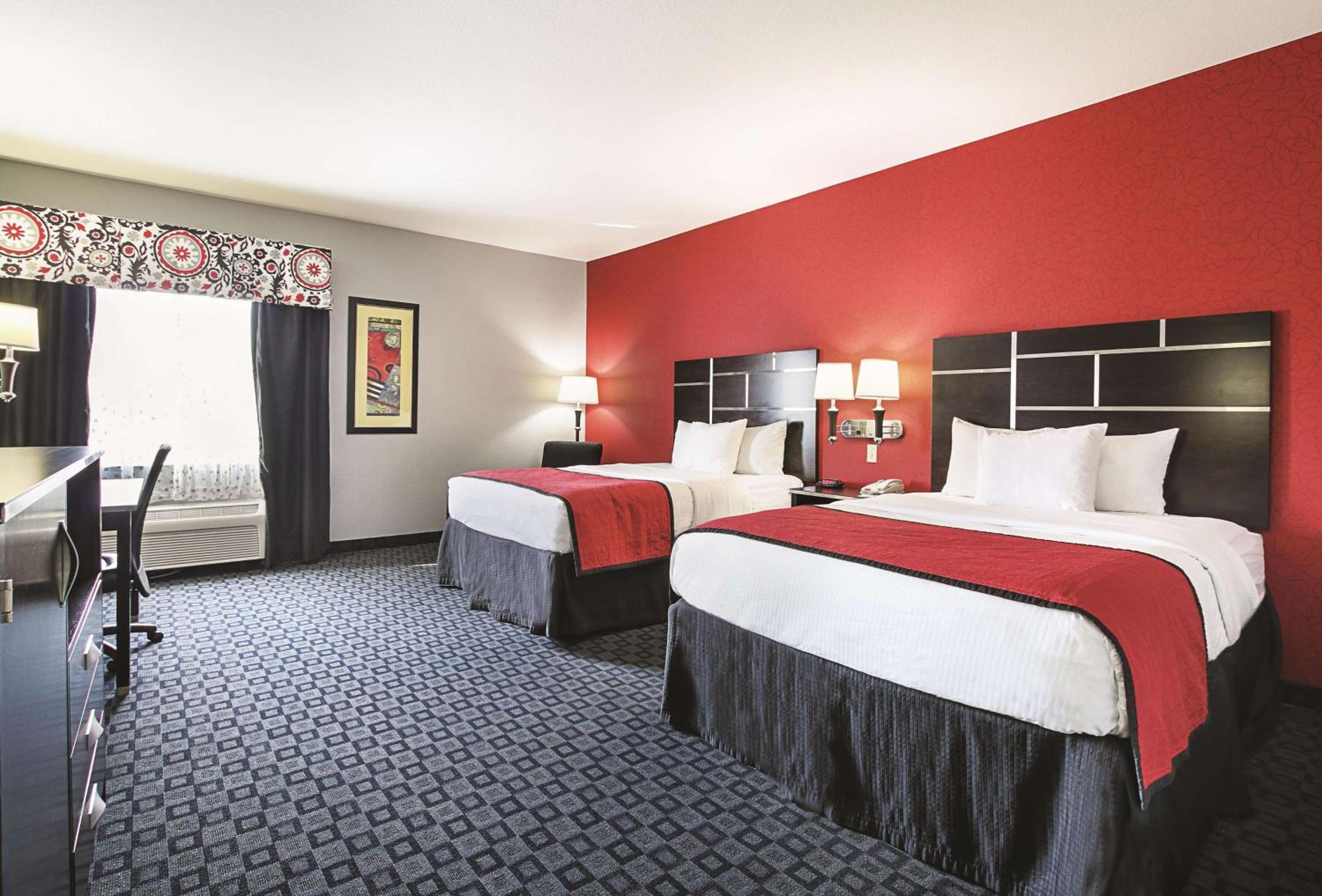 Deluxe Double Room with Two Double Beds - Photo 1