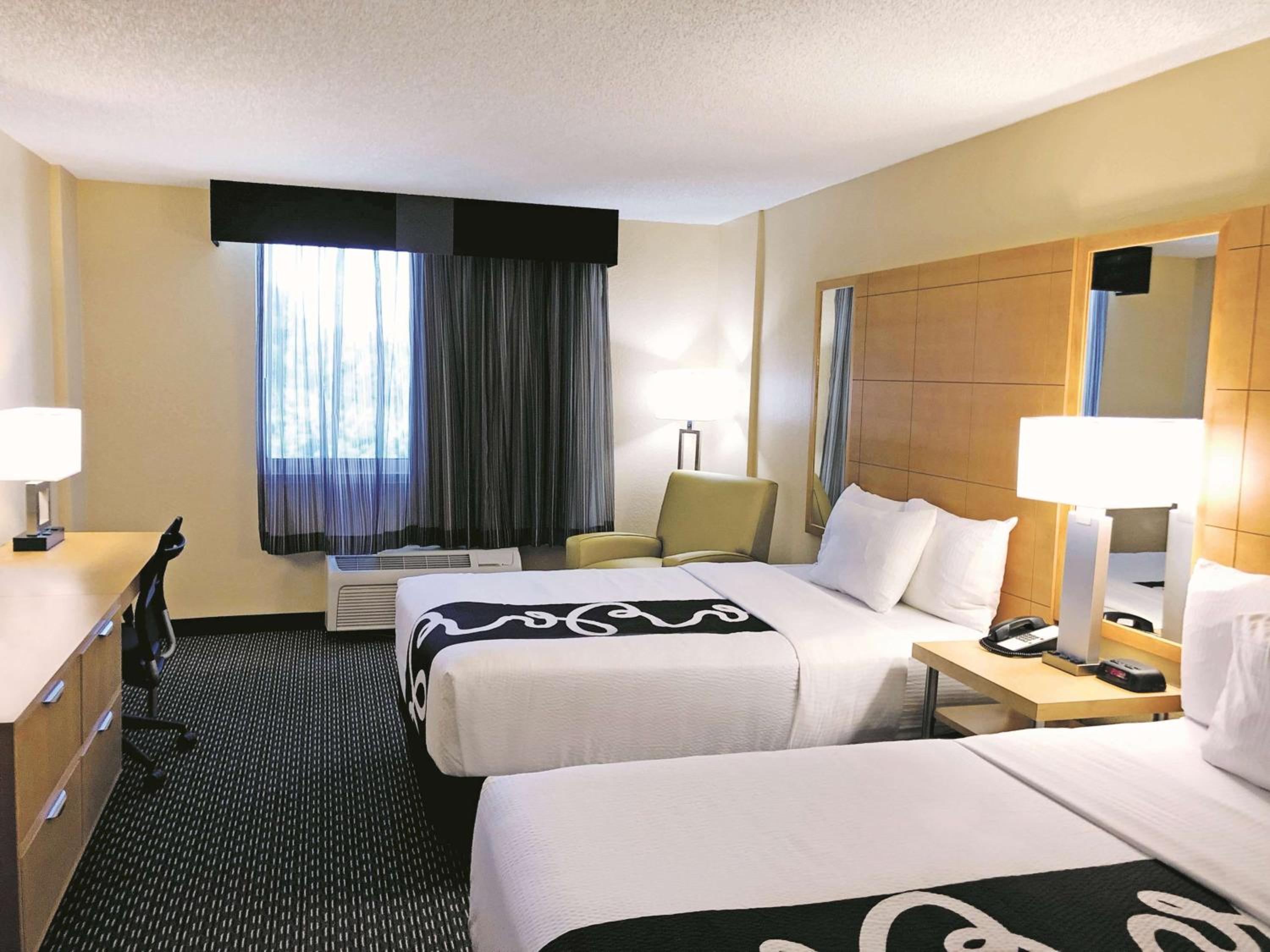 Double Room with Two Double Beds - Non-Smoking - Photo 1