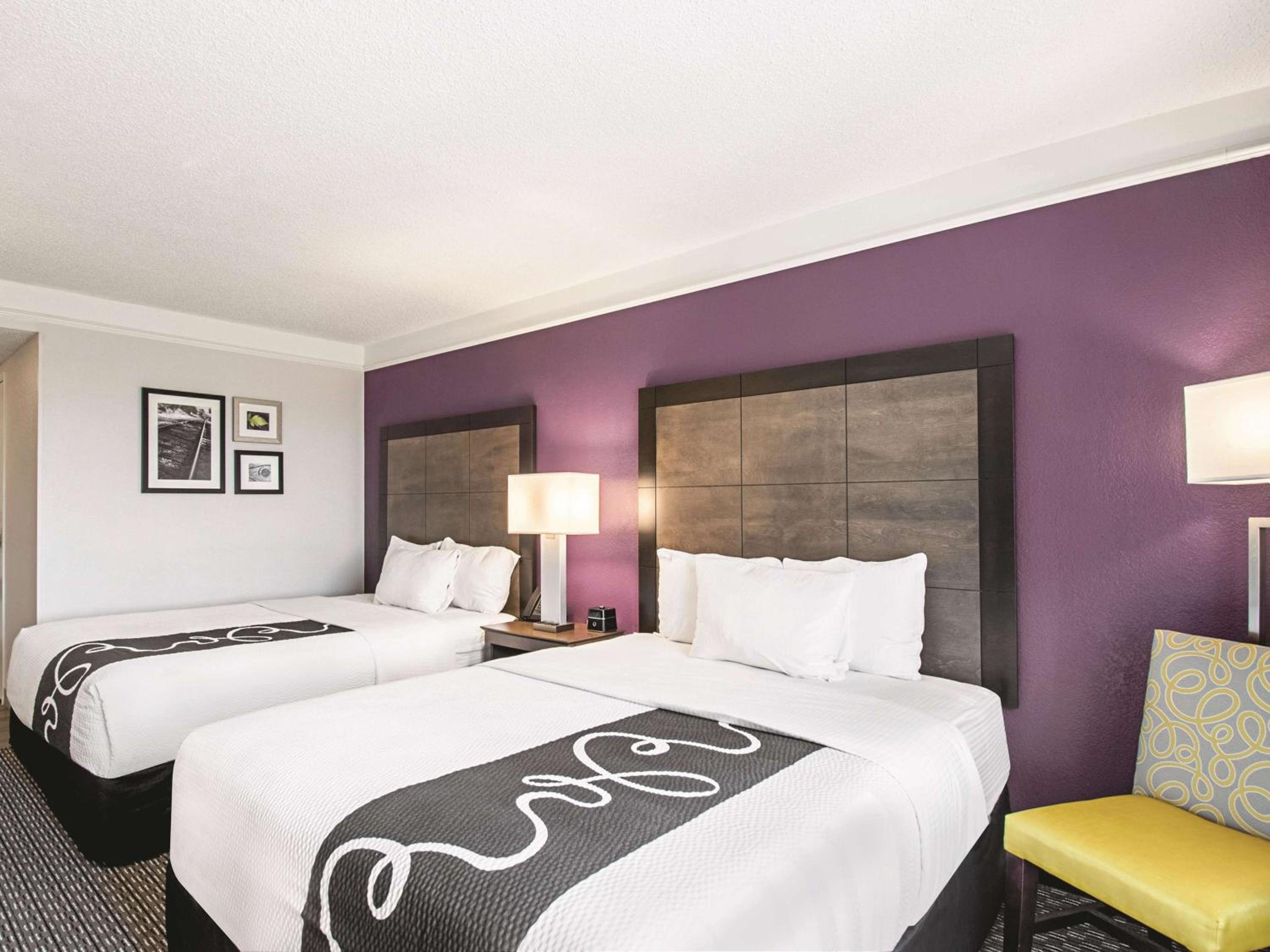 Queen Room with Two Queen Beds - Disability Access - Photo 1