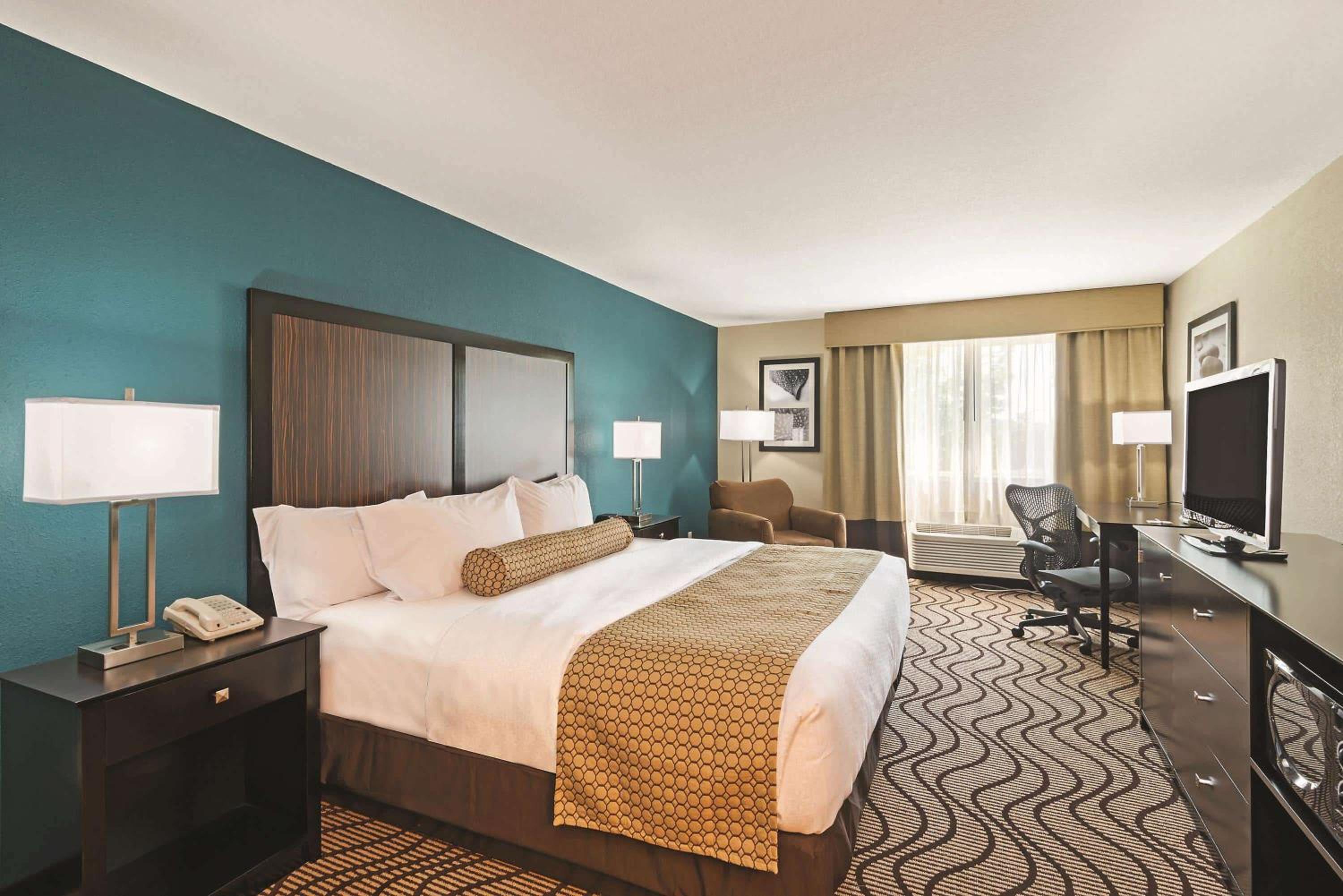 King Room - Mobility Access/Non-Smoking - Photo 1