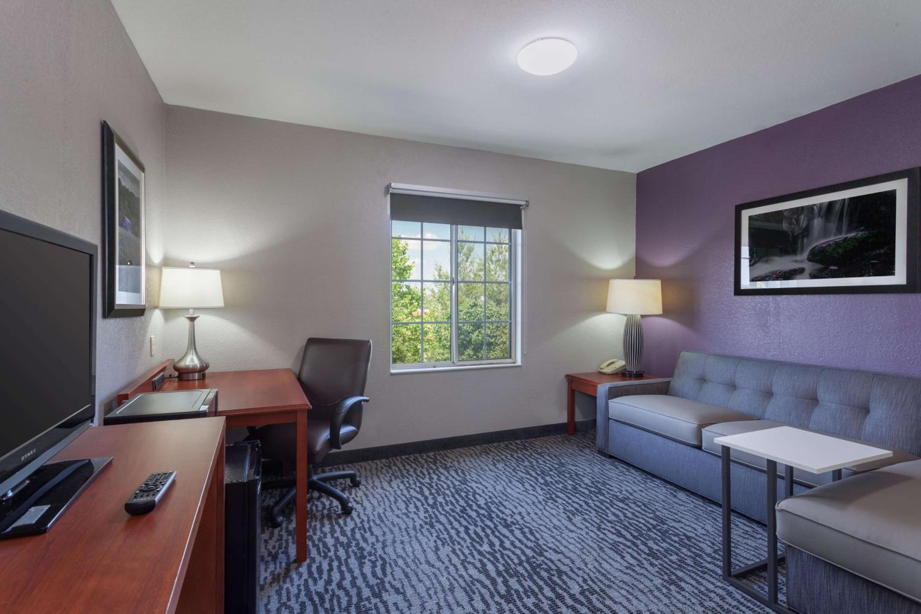 Suite with Two Queen Beds - Non-Smoking photo 1
