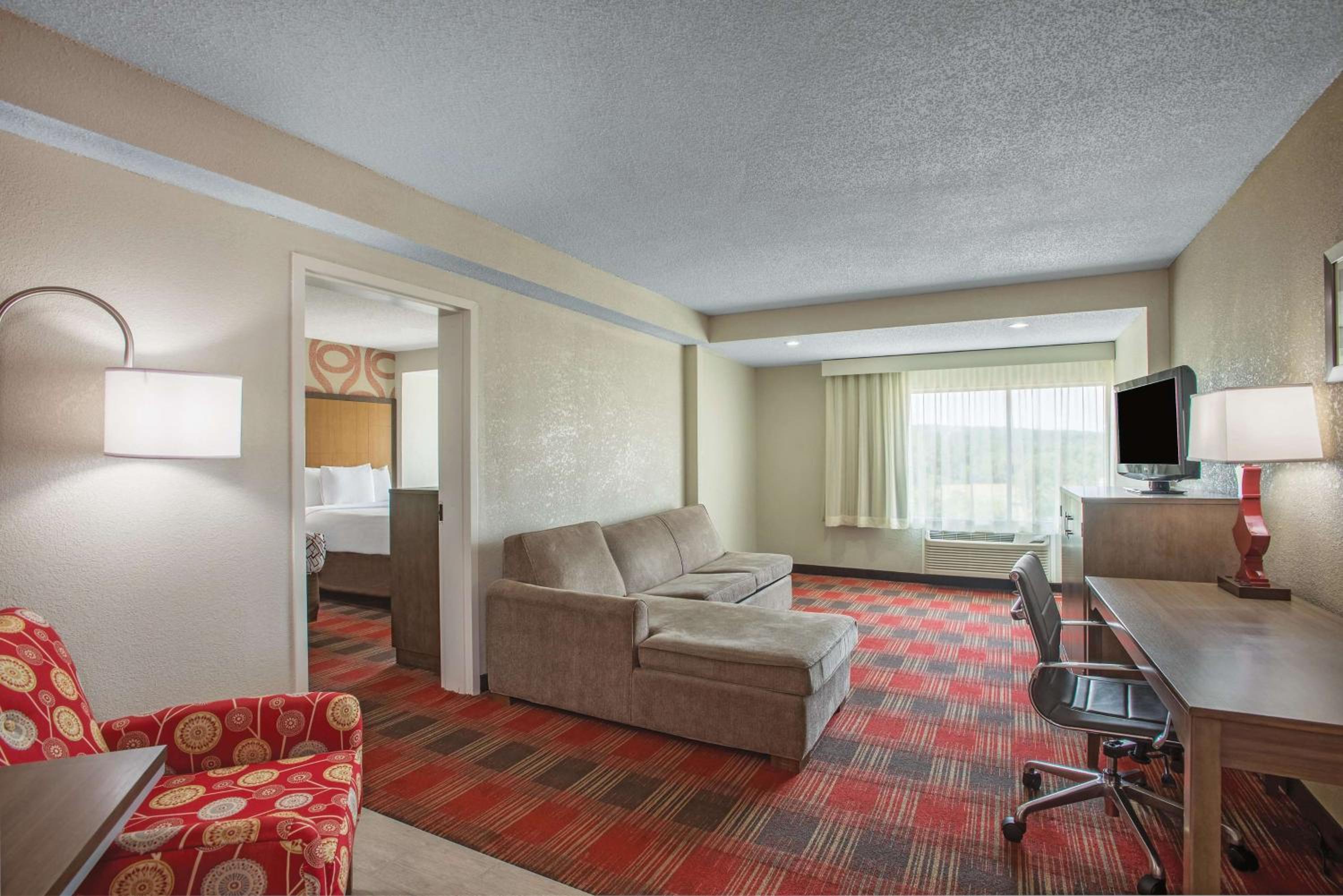 One-Bedroom Suite with Two Queen Beds - Non-Smoking - Photo 1