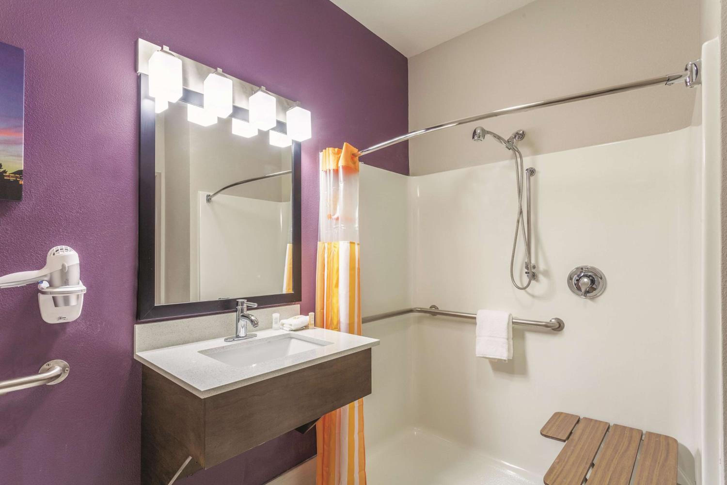 Queen Room with Two Queen Beds and Roll-In Shower - Mobility/Hearing Impaired Accessible/Non-Smoking - Photo 2