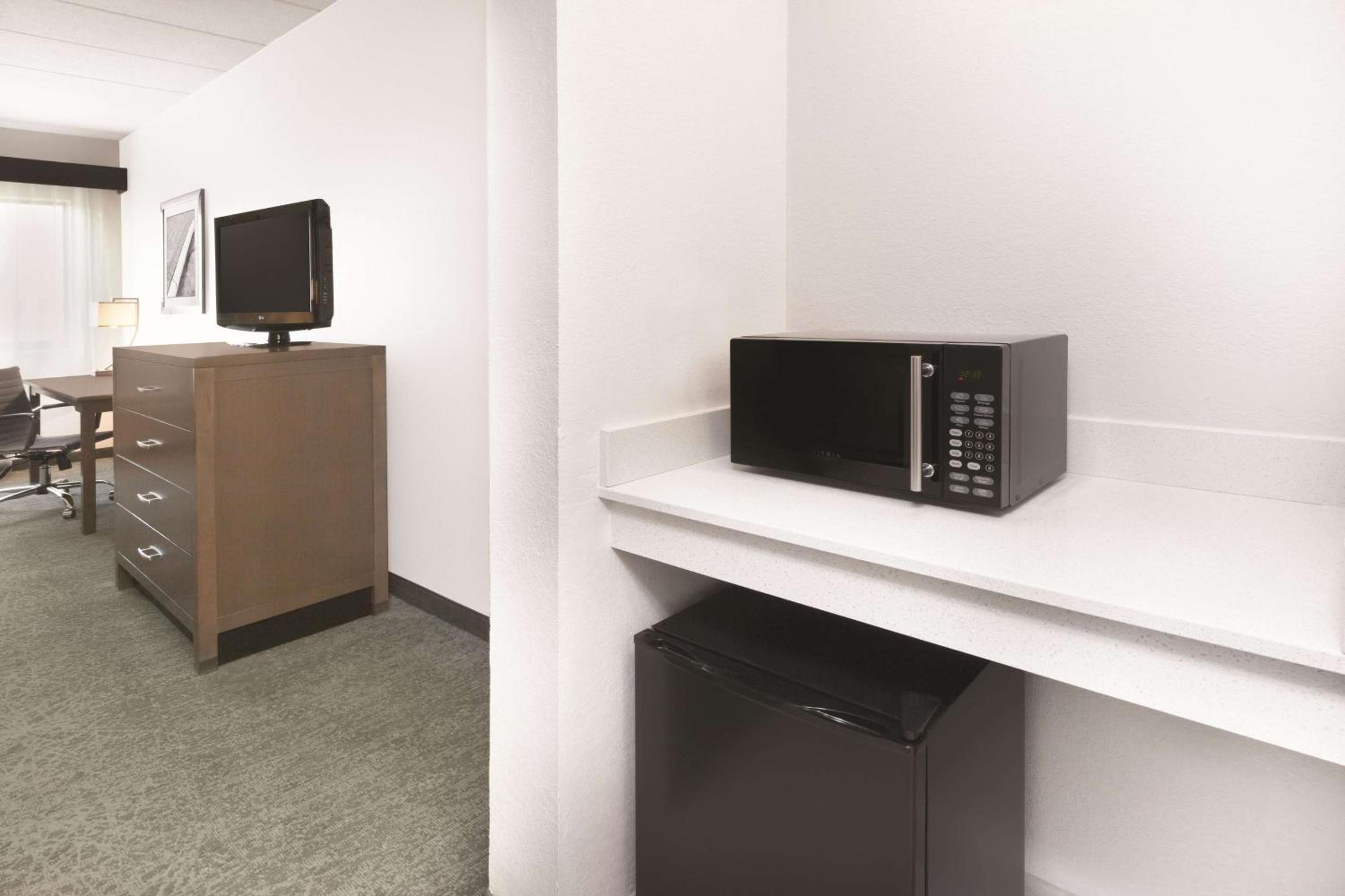 Standard King Room - Photo 2