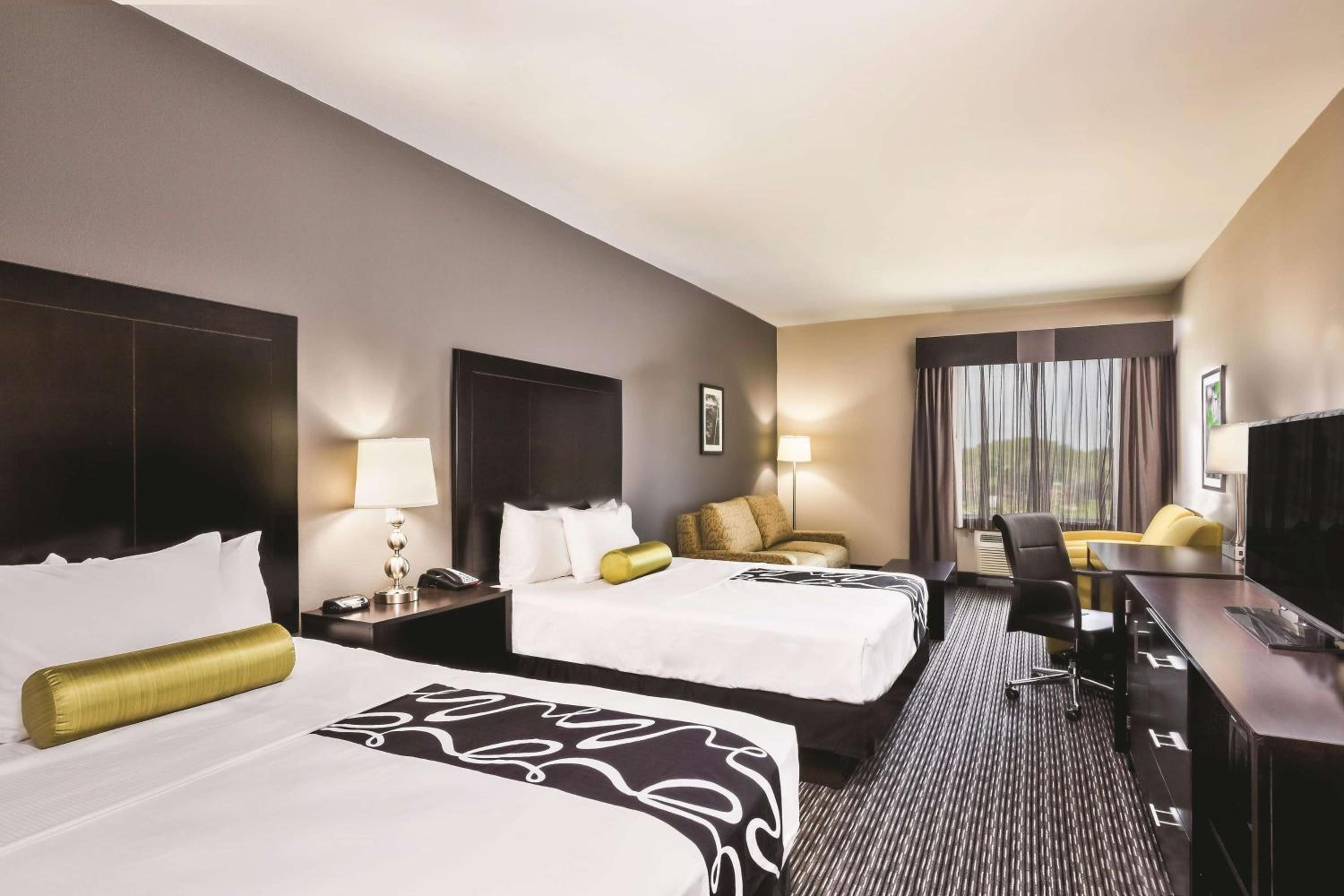 Deluxe Queen Room with Two Queen Beds - Non-Smoking photo 1