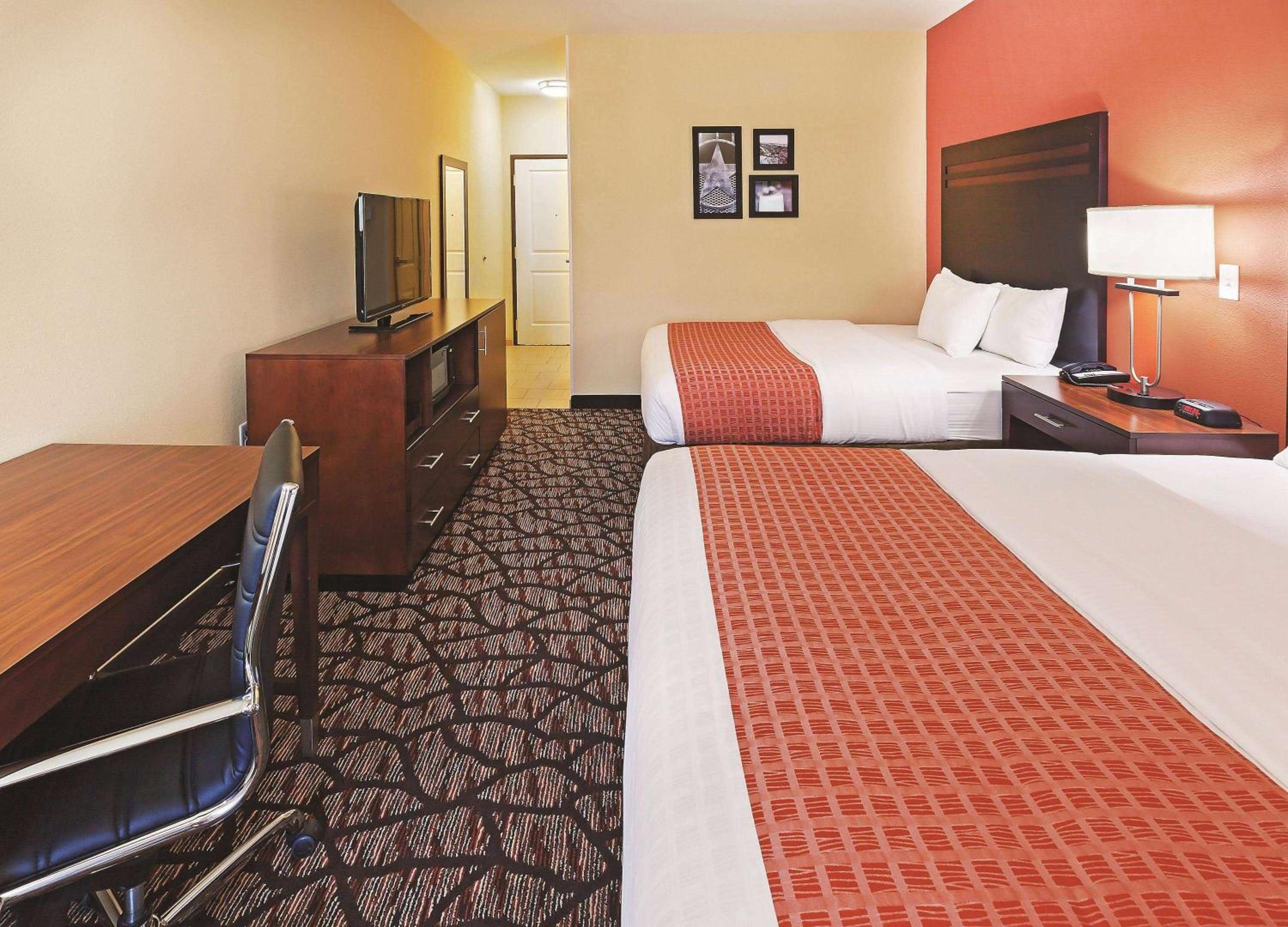 Queen Room with Two Queen Beds - Disability Access photo 1