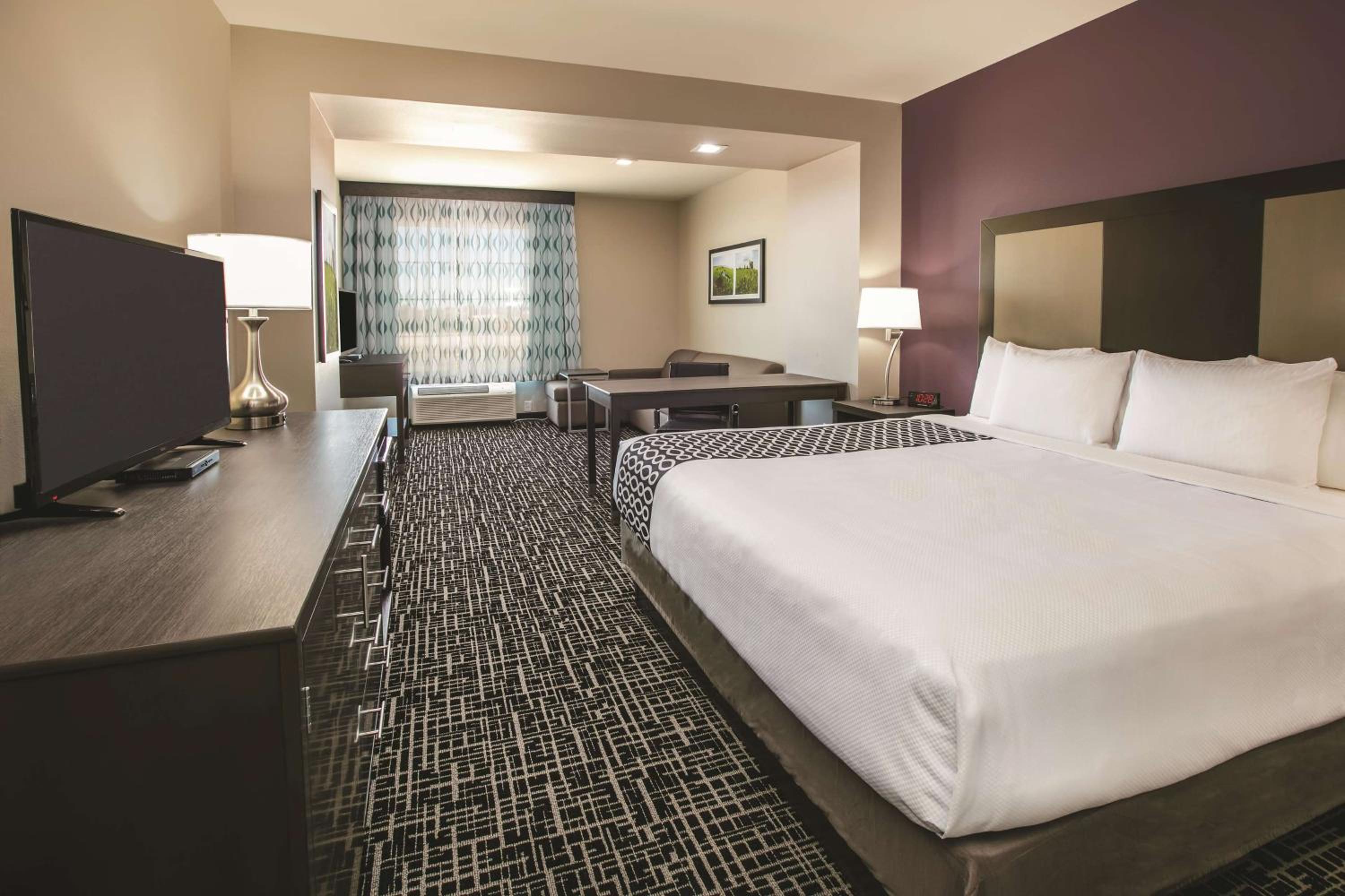 Executive King Room - Non-Smoking