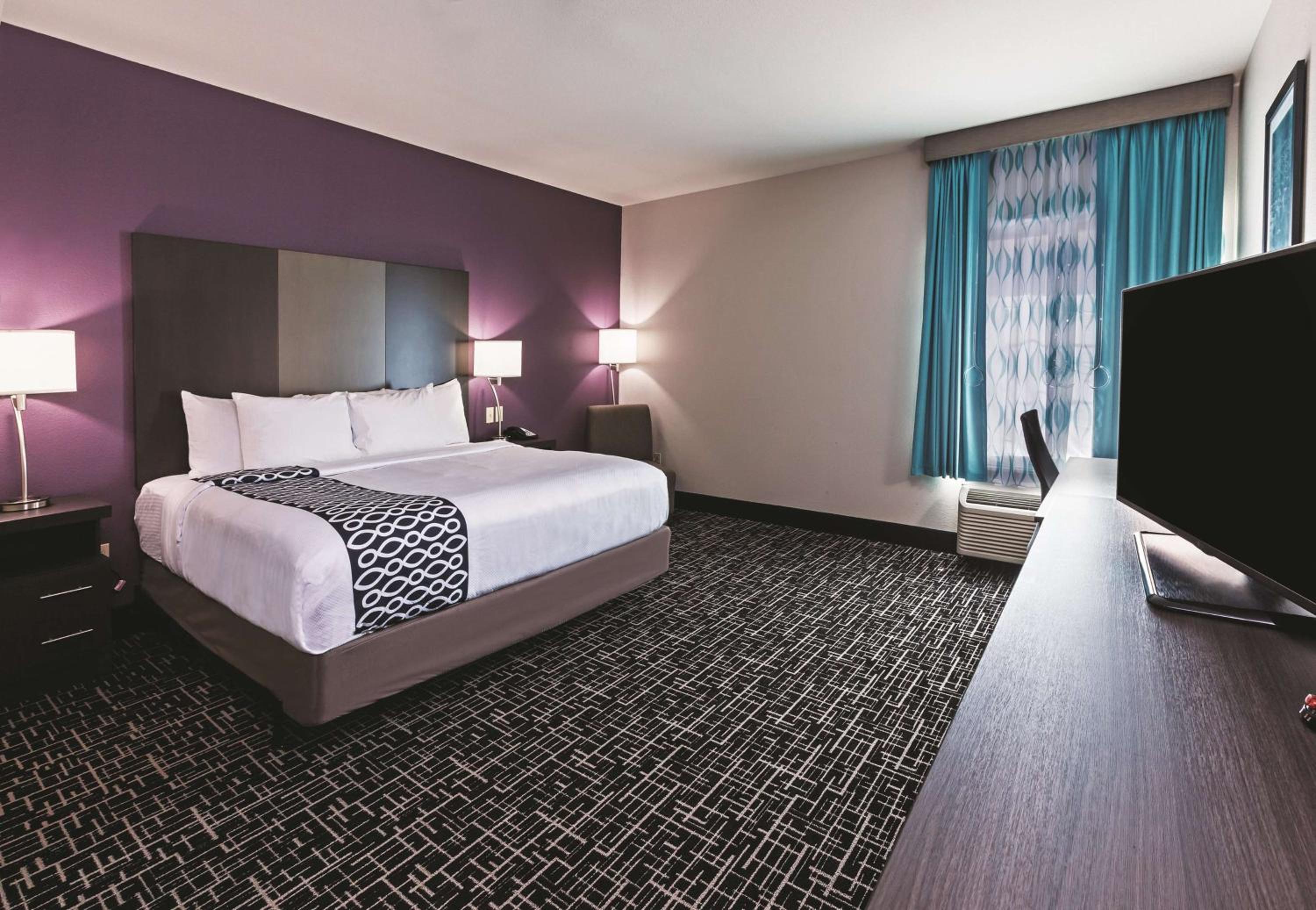 King Room - Mobility Access/Non-Smoking photo 3