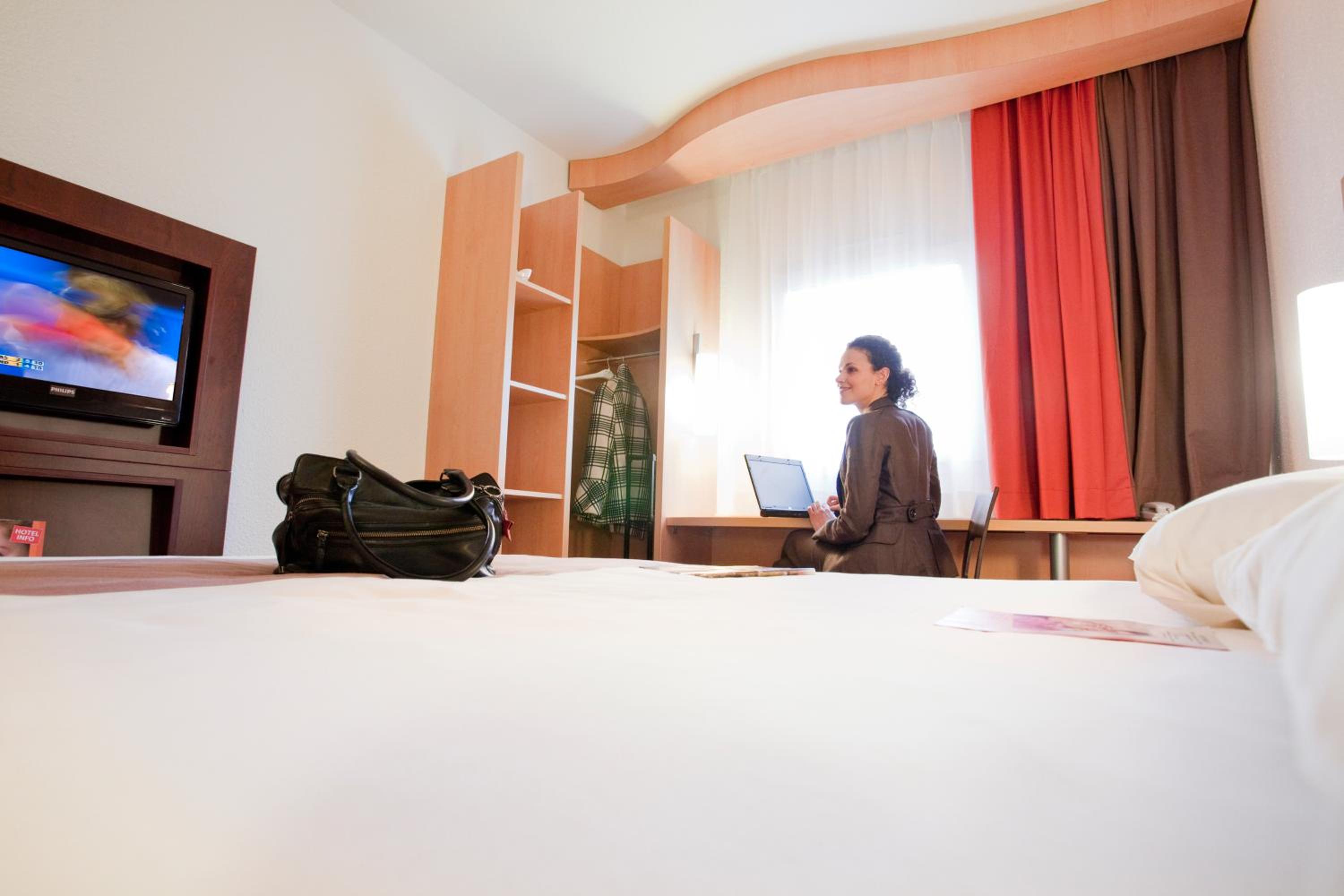 Double Room - Photo 8