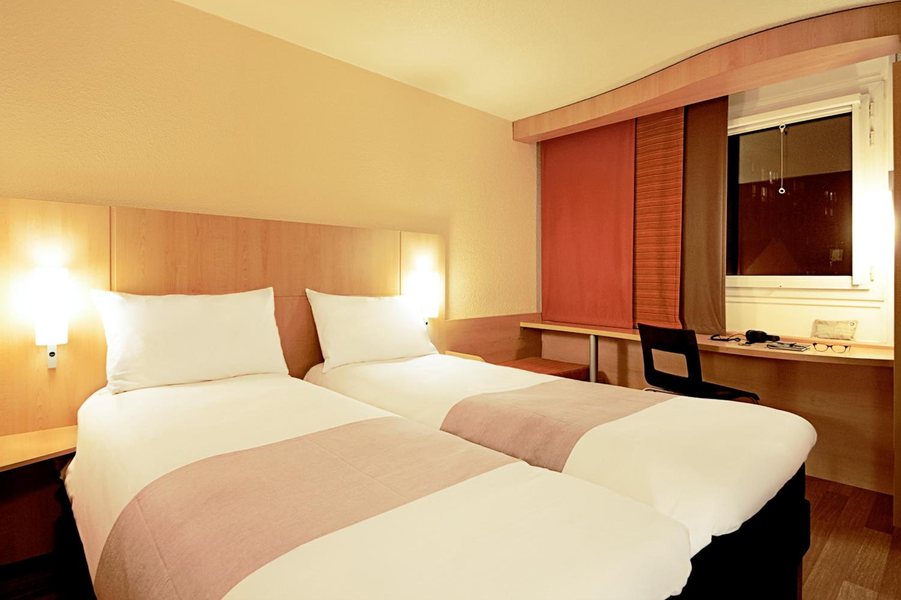 Twin Room - Photo 4