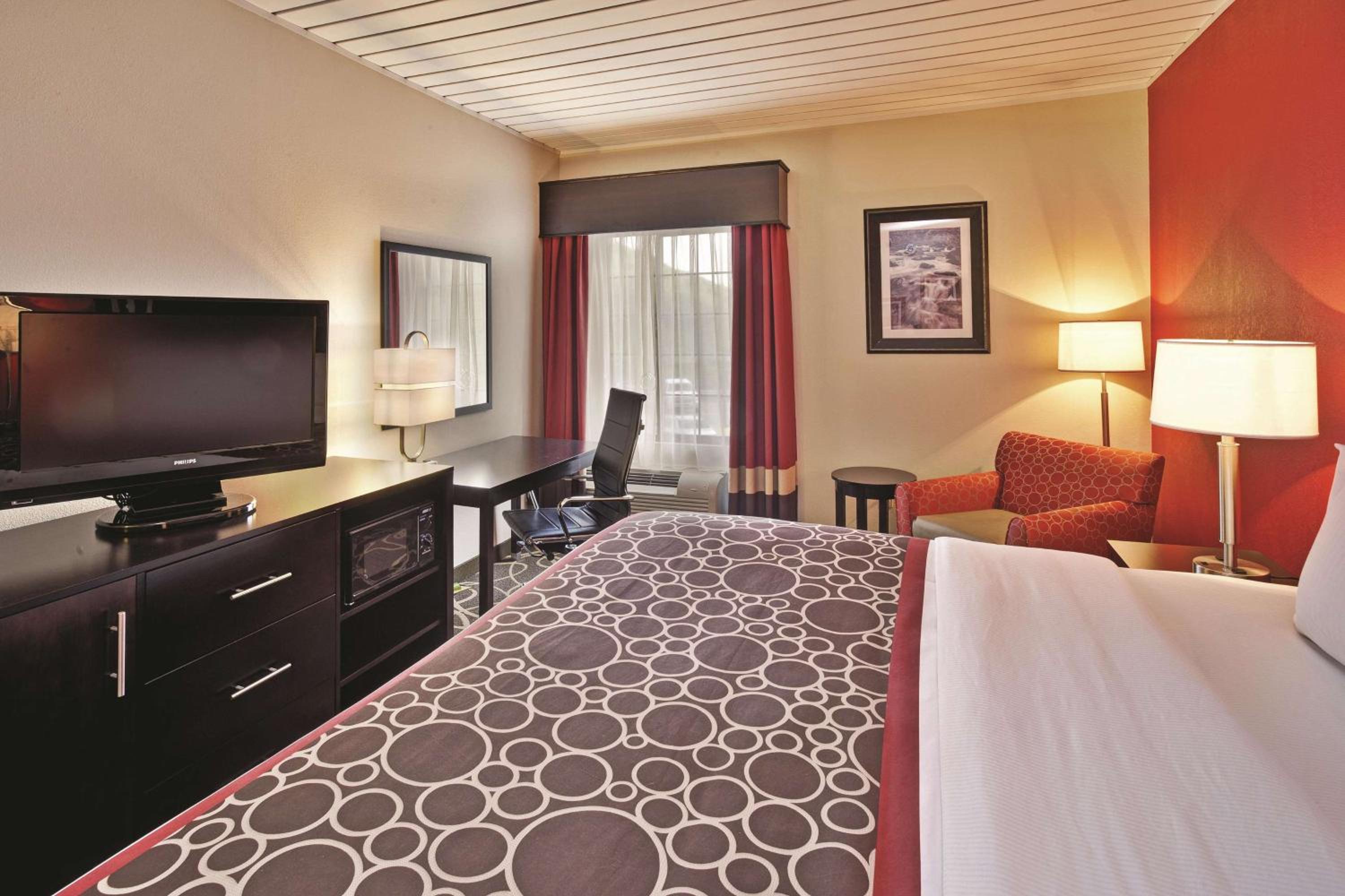 Deluxe King Room - Photo 1