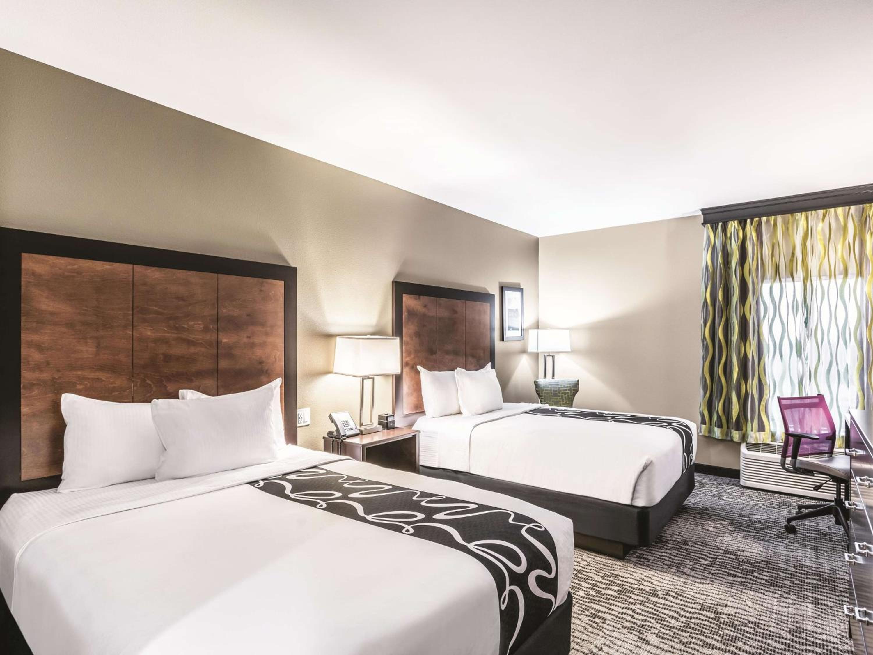 Queen Room with Two Queen Beds - Mobility Access/Non-Smoking photo 1