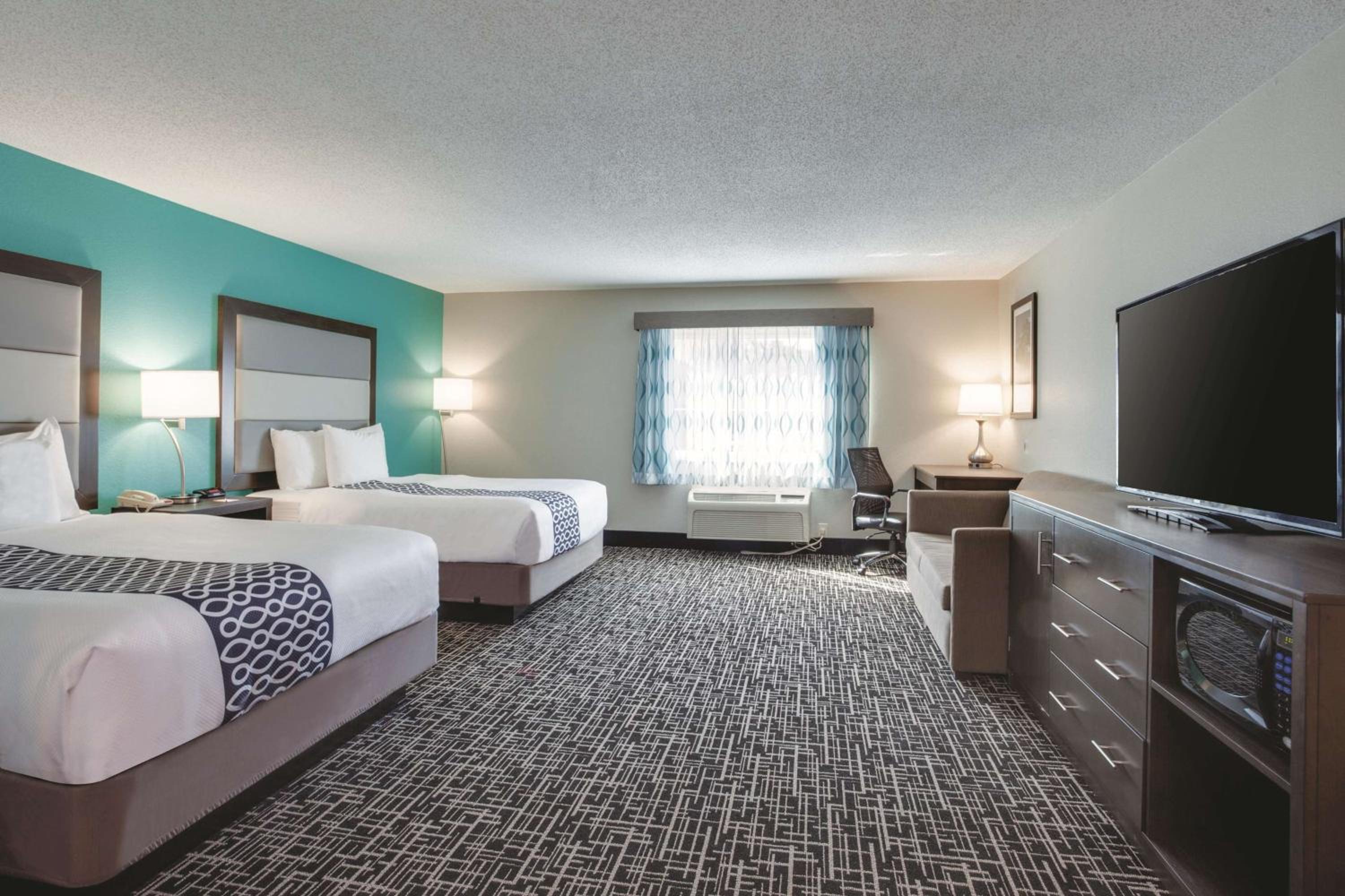 Studio Suite with Two Queen Beds - Non-Smoking - Photo 1
