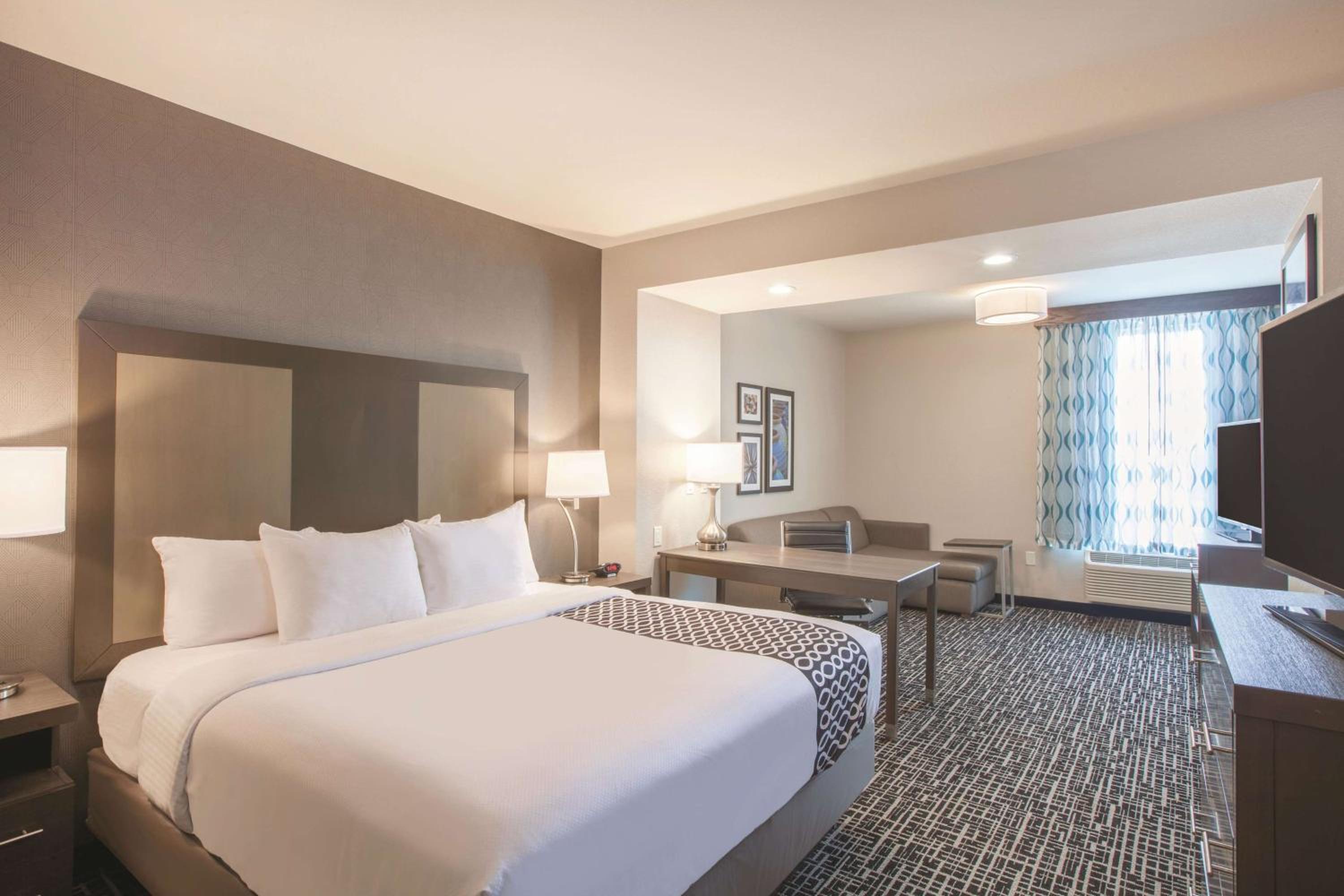 Executive King Room with Sofa Bed