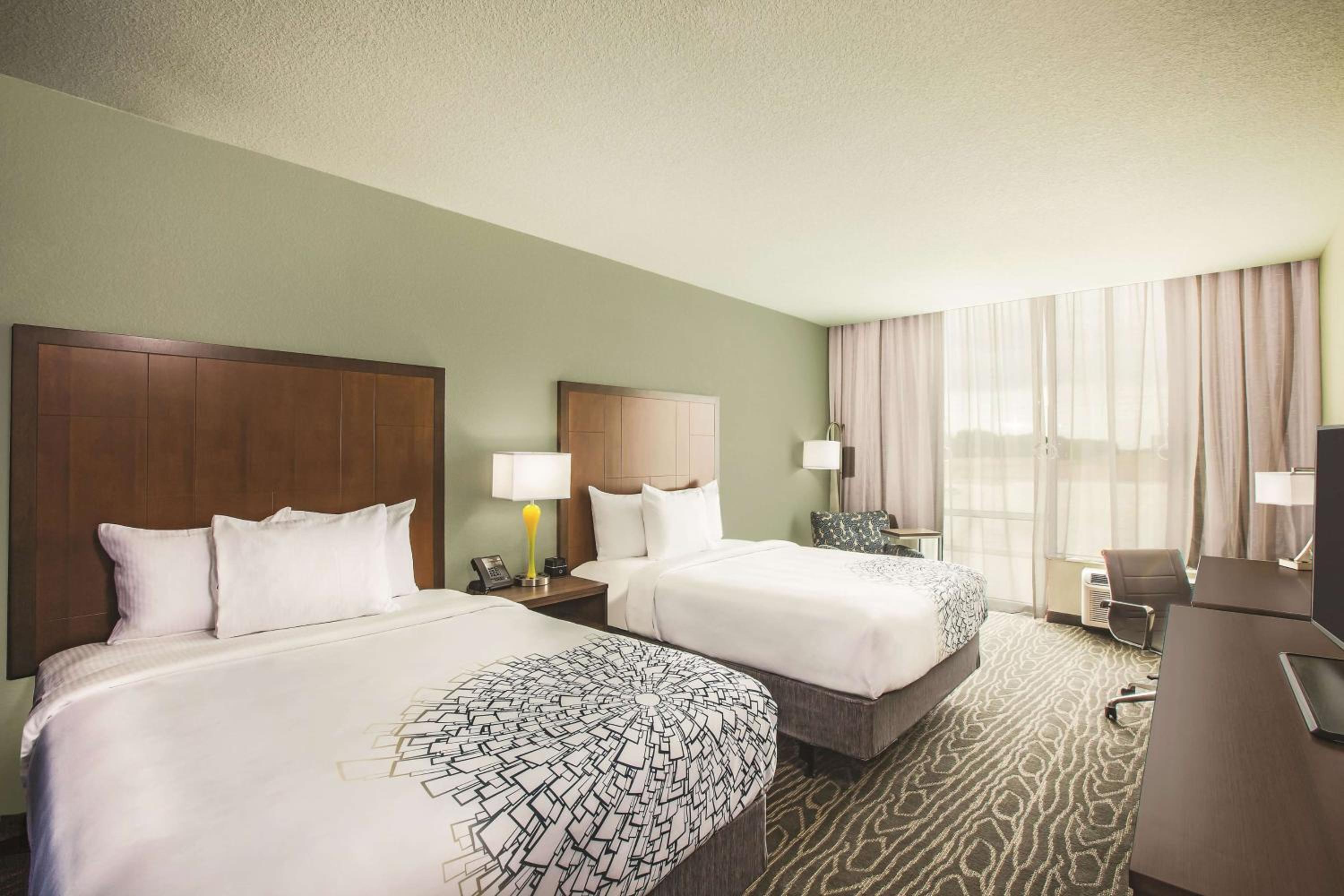 Queen Room with Two Queen Beds and Mobility/Hearing Access - Non-Smoking photo 3