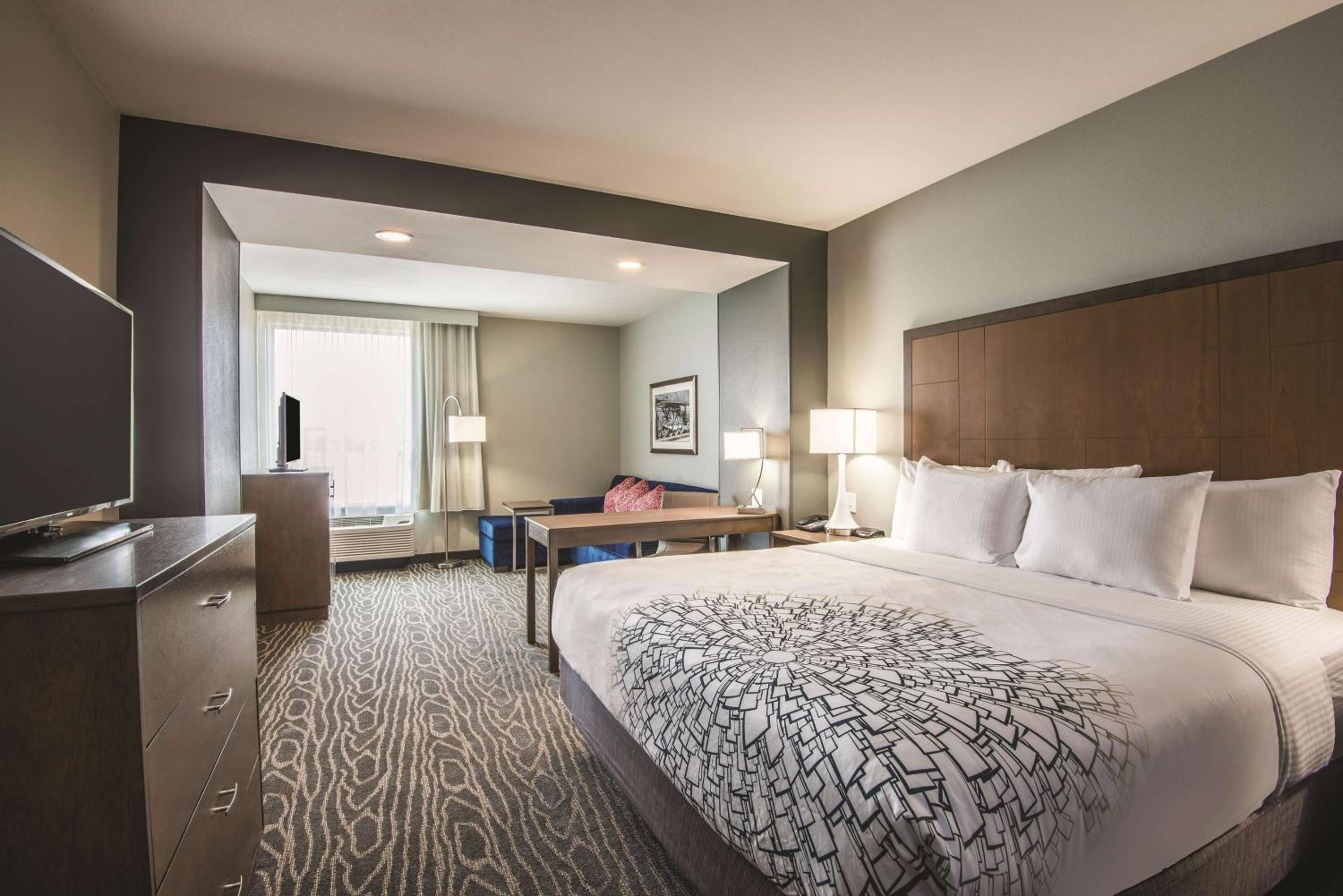 Executive King Room with Sofa Bed