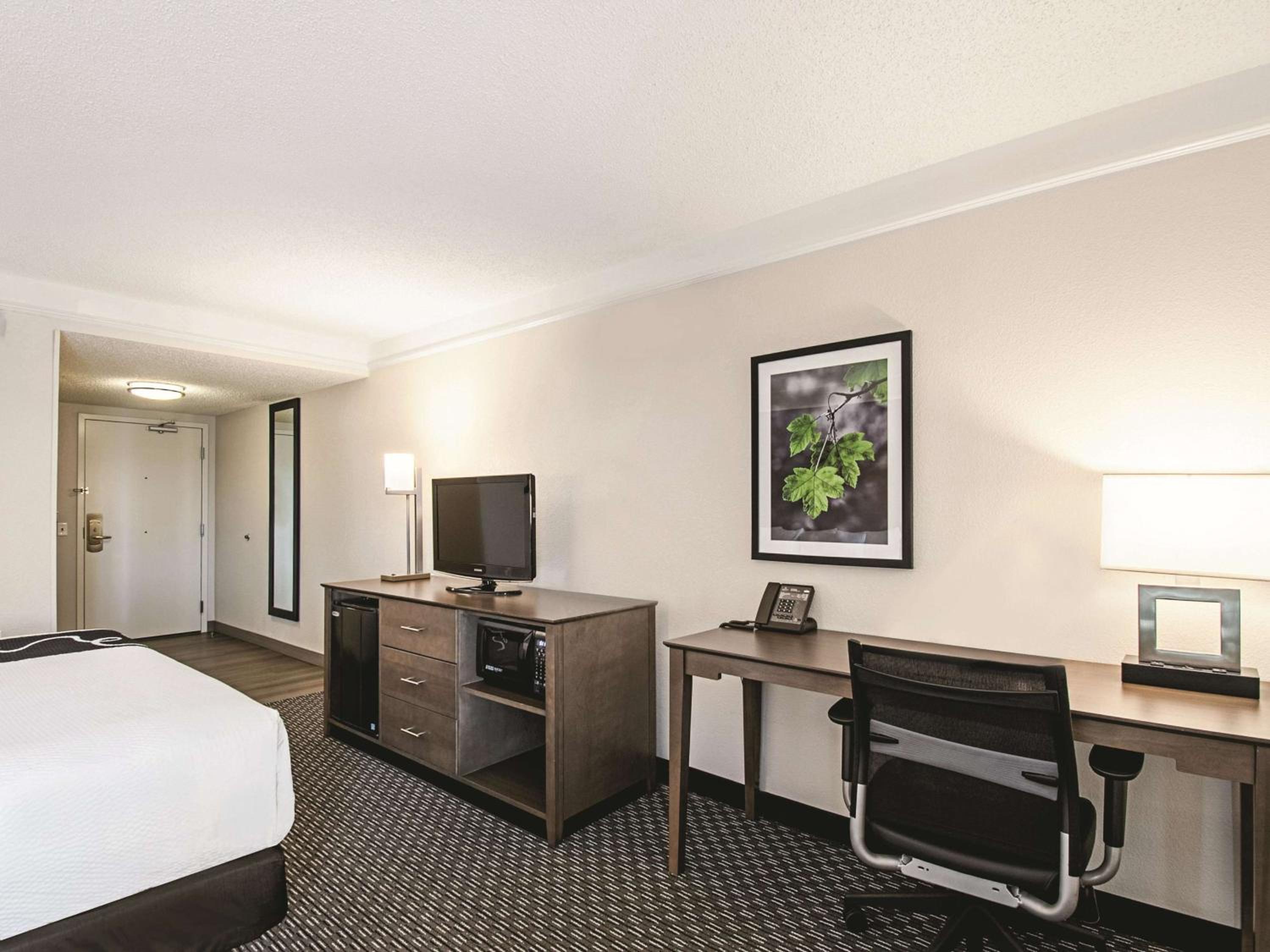 King Room - Disability Access - Photo 3