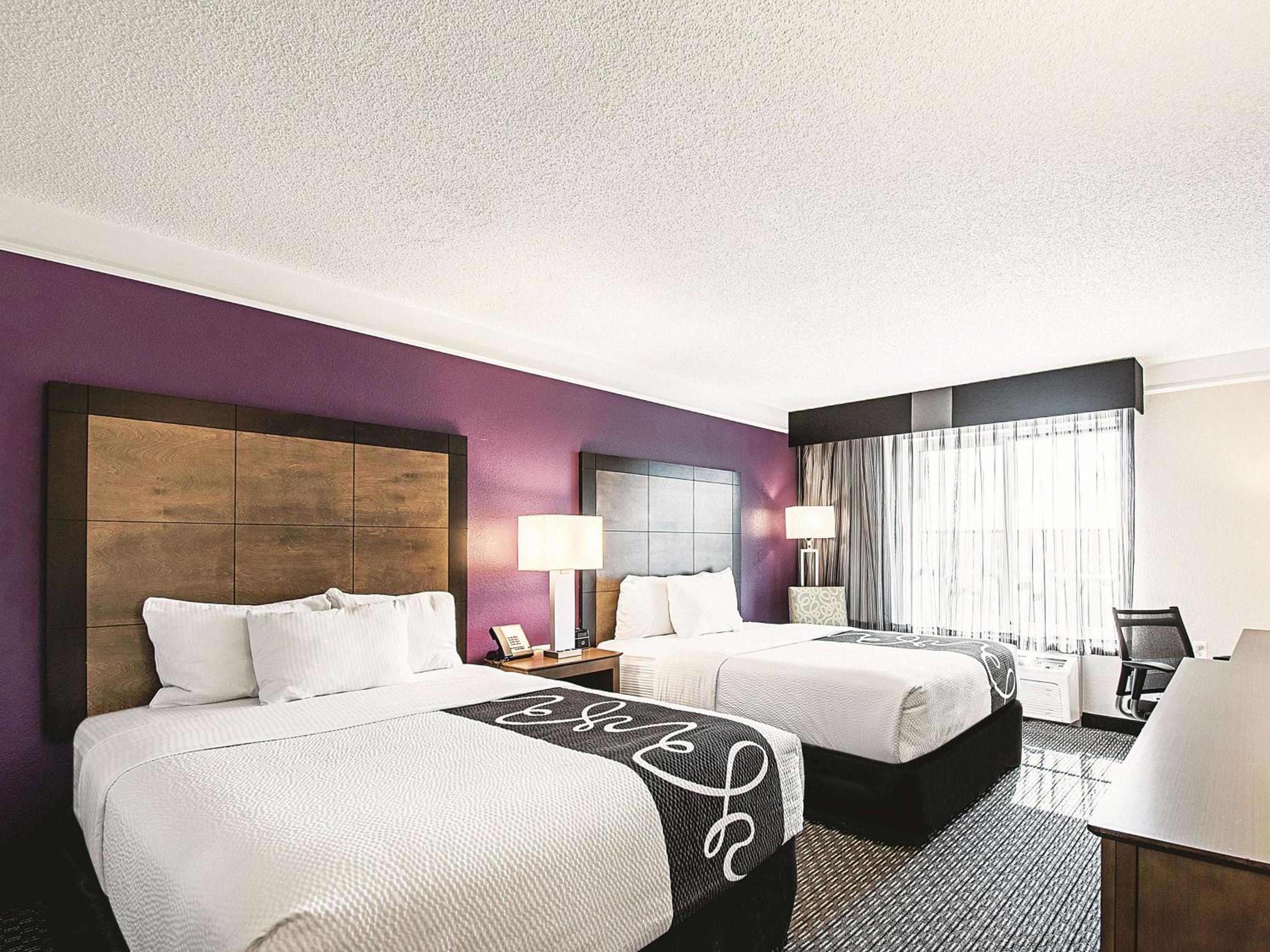Queen Room with Two Queen Beds - Disability Access - Photo 2