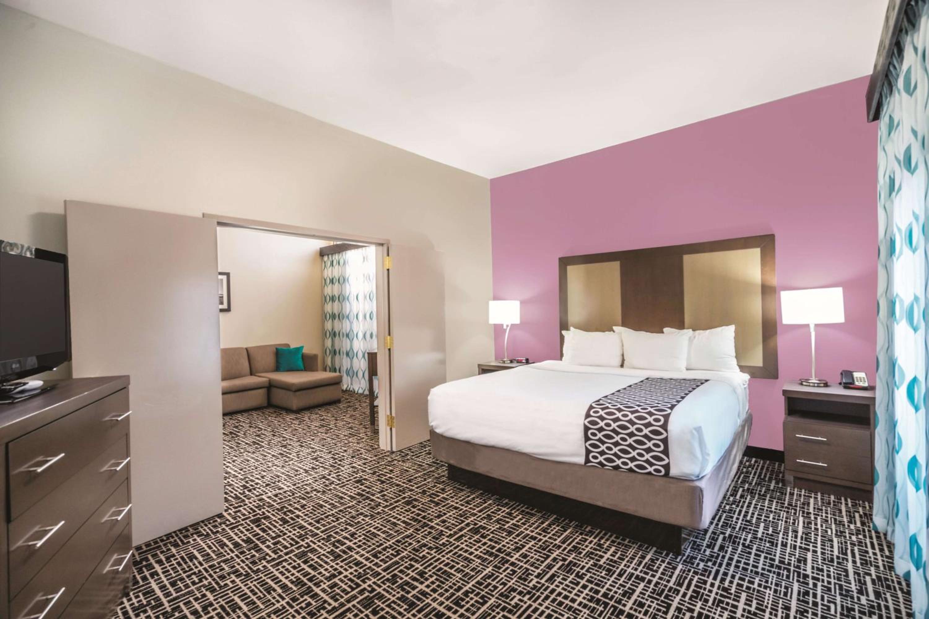 King Suite - Non-Smoking - Photo 1