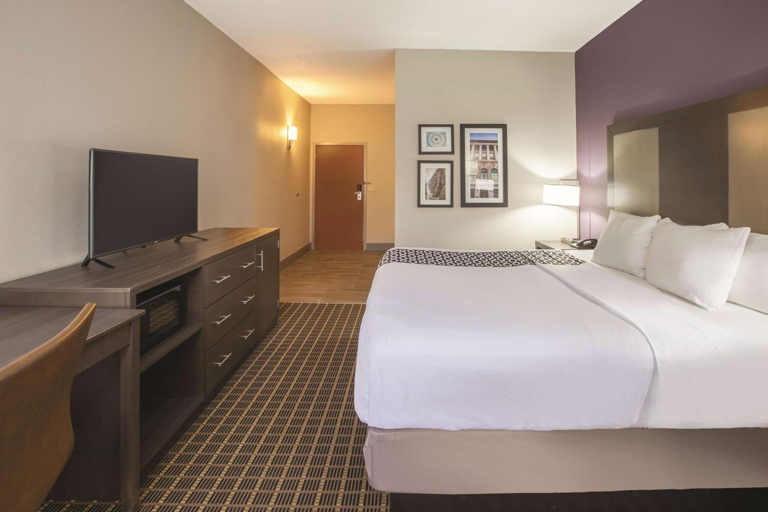 King Room - Disability Access - Photo 1