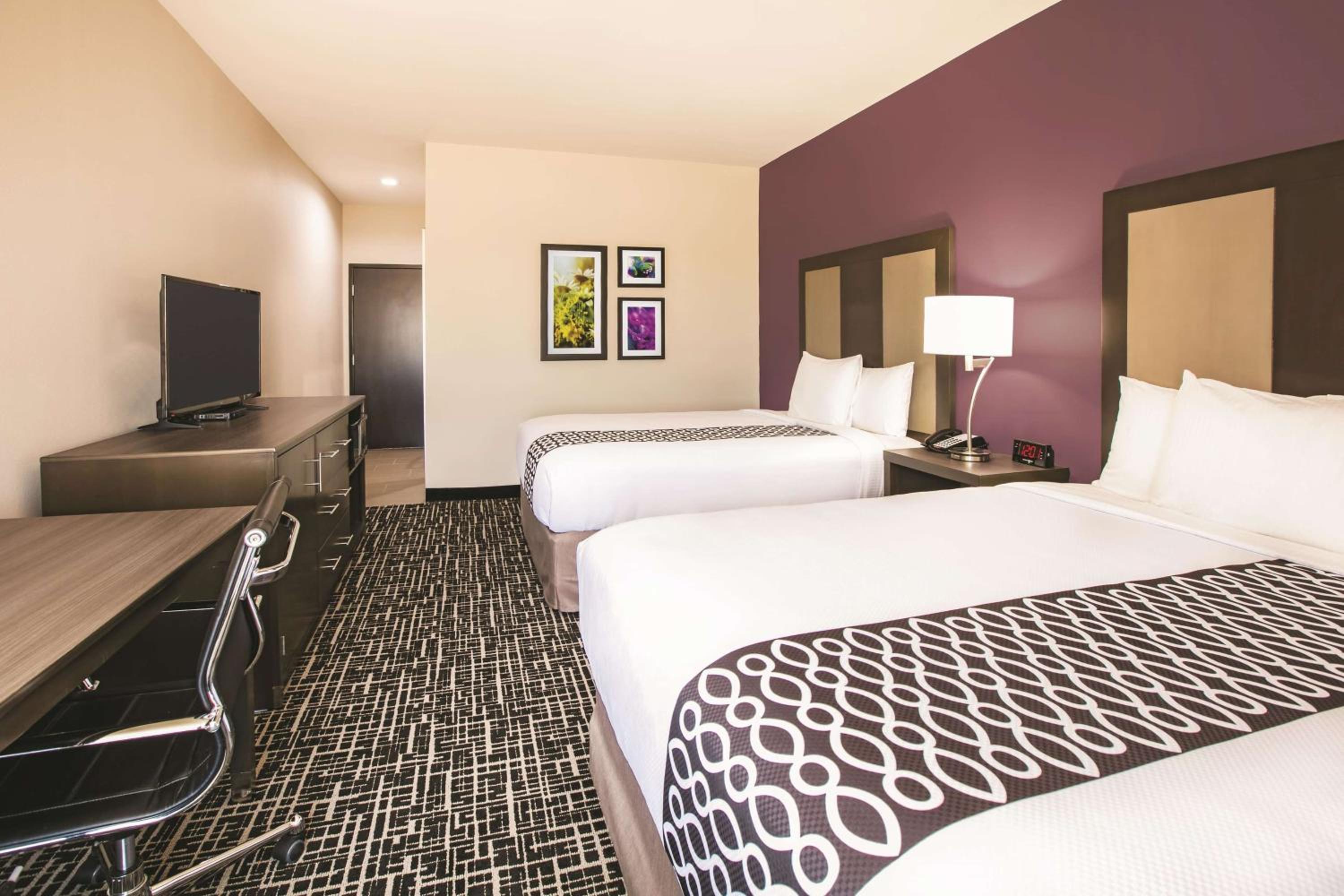 Queen Room with Two Queen Beds and Mobility/Hearing Access - Non-Smoking