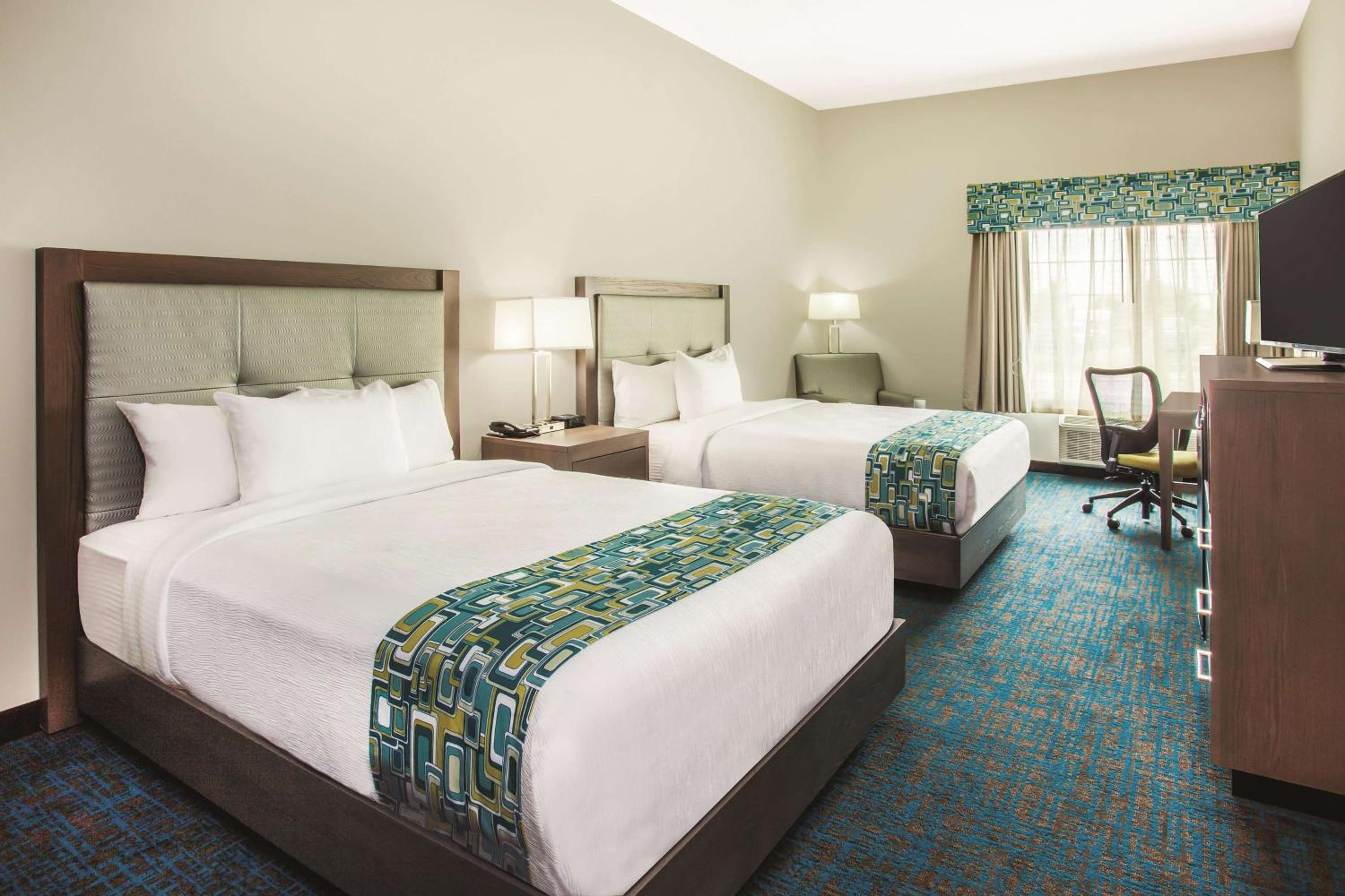 Queen Room with Two Queen Beds - Disability Access photo 1
