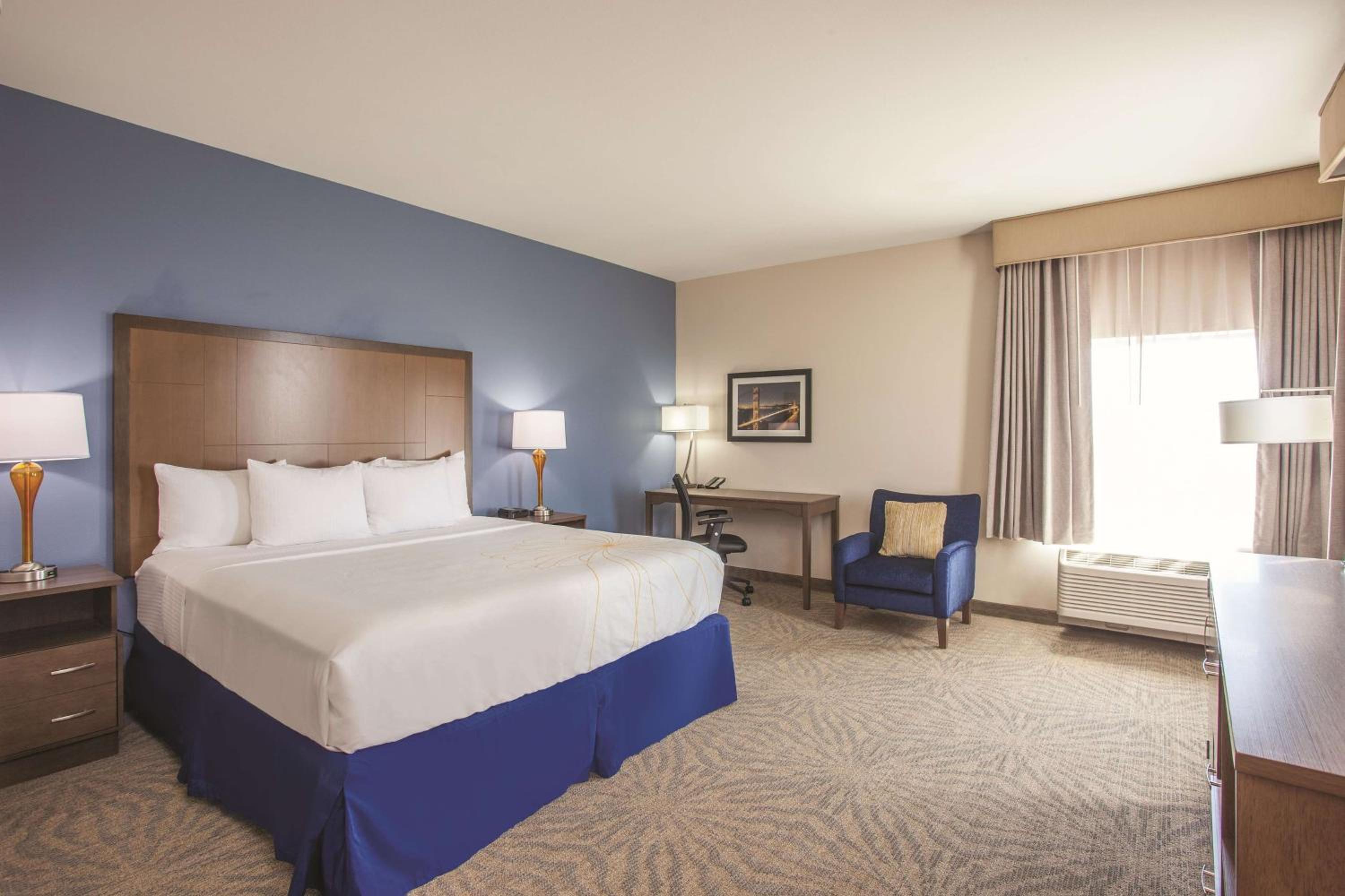 King Room - Mobility Access/Non-Smoking photo 3