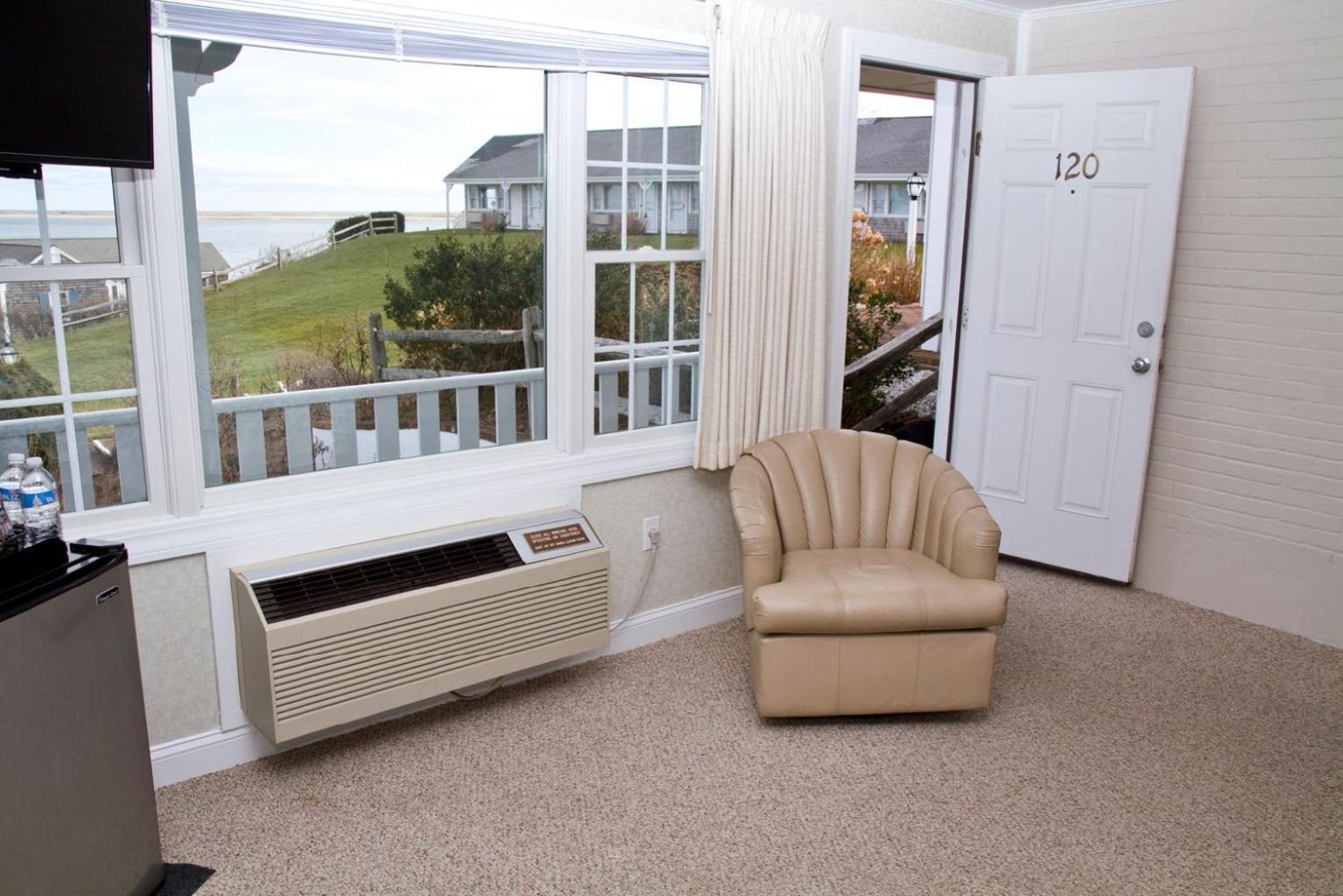 King Room with Ocean View photo 2