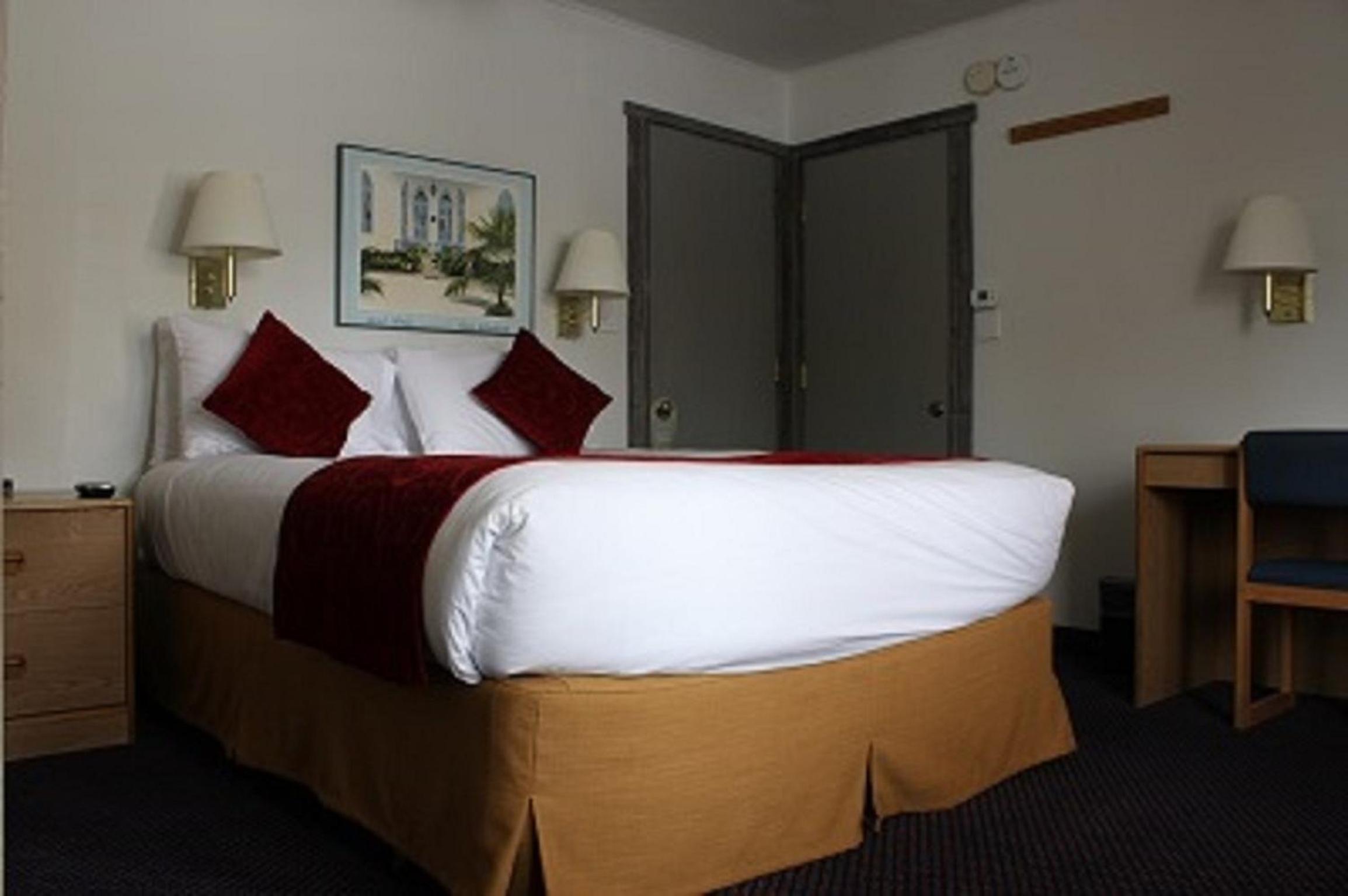Standard Double Room - Photo 7