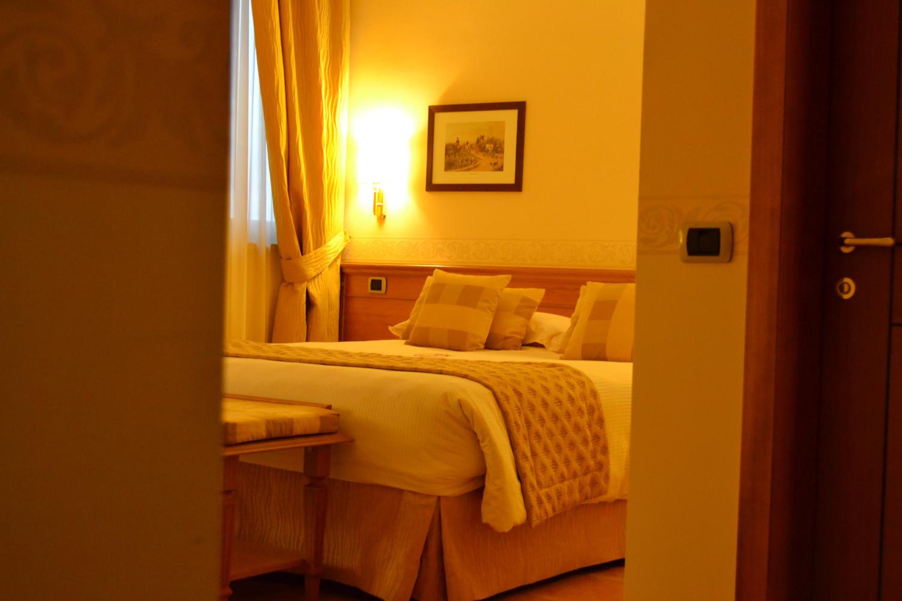Deluxe Double Room - Photo 1