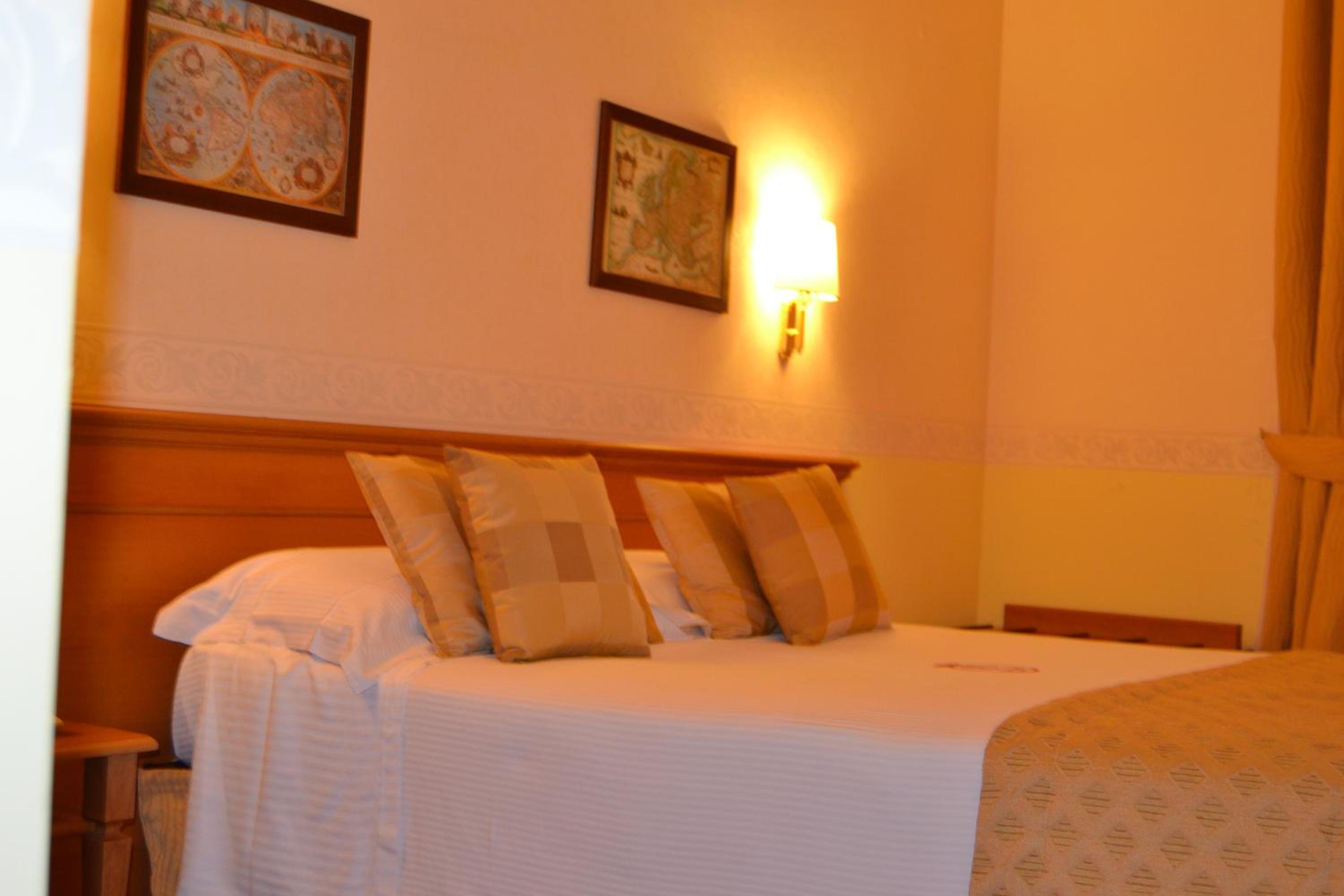 Deluxe Double Room - Photo 6